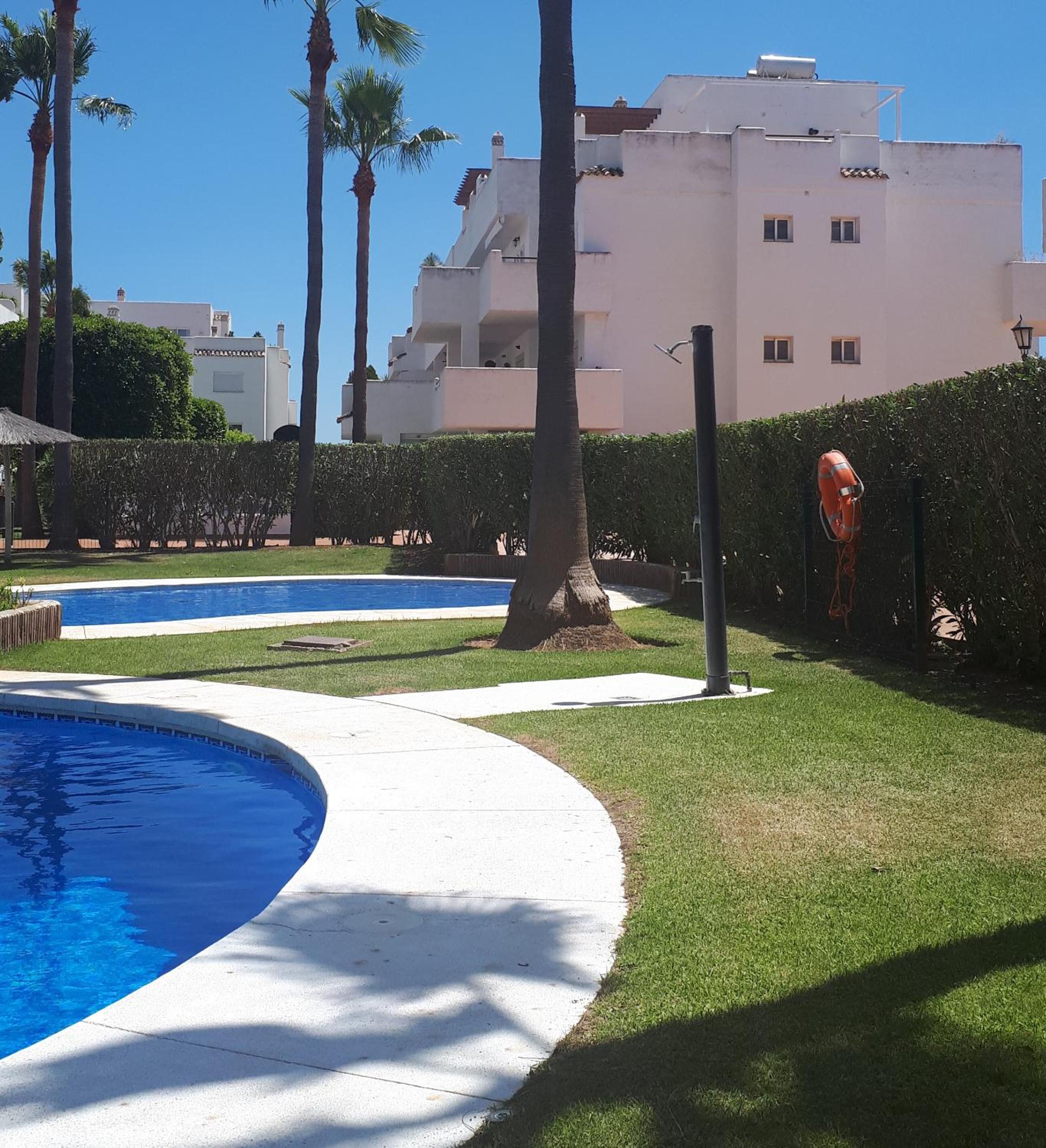 Spacious apartement with large terraces Lunymar Golf, Estepona