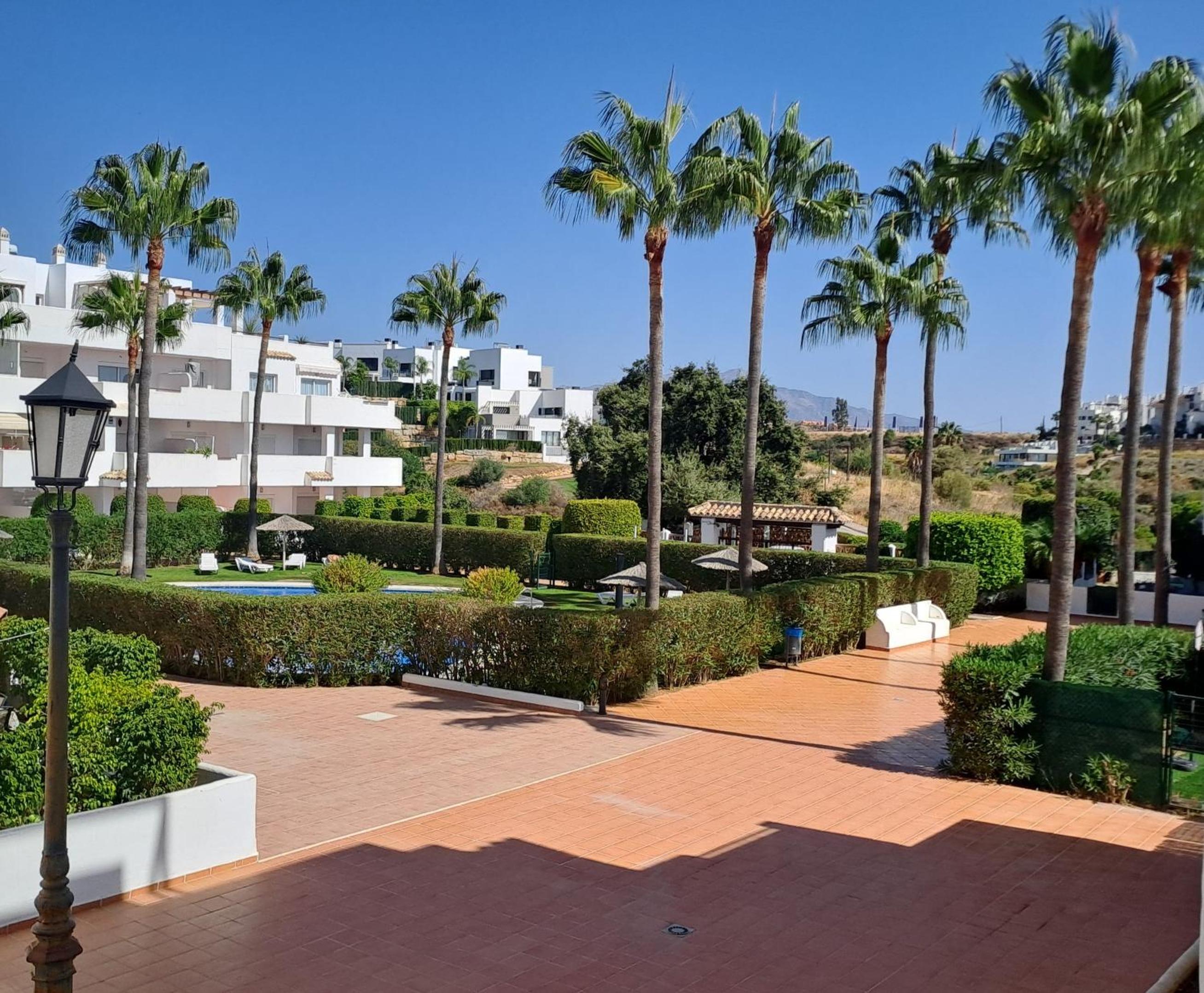 Spacious apartement with large terraces Lunymar Golf, Estepona