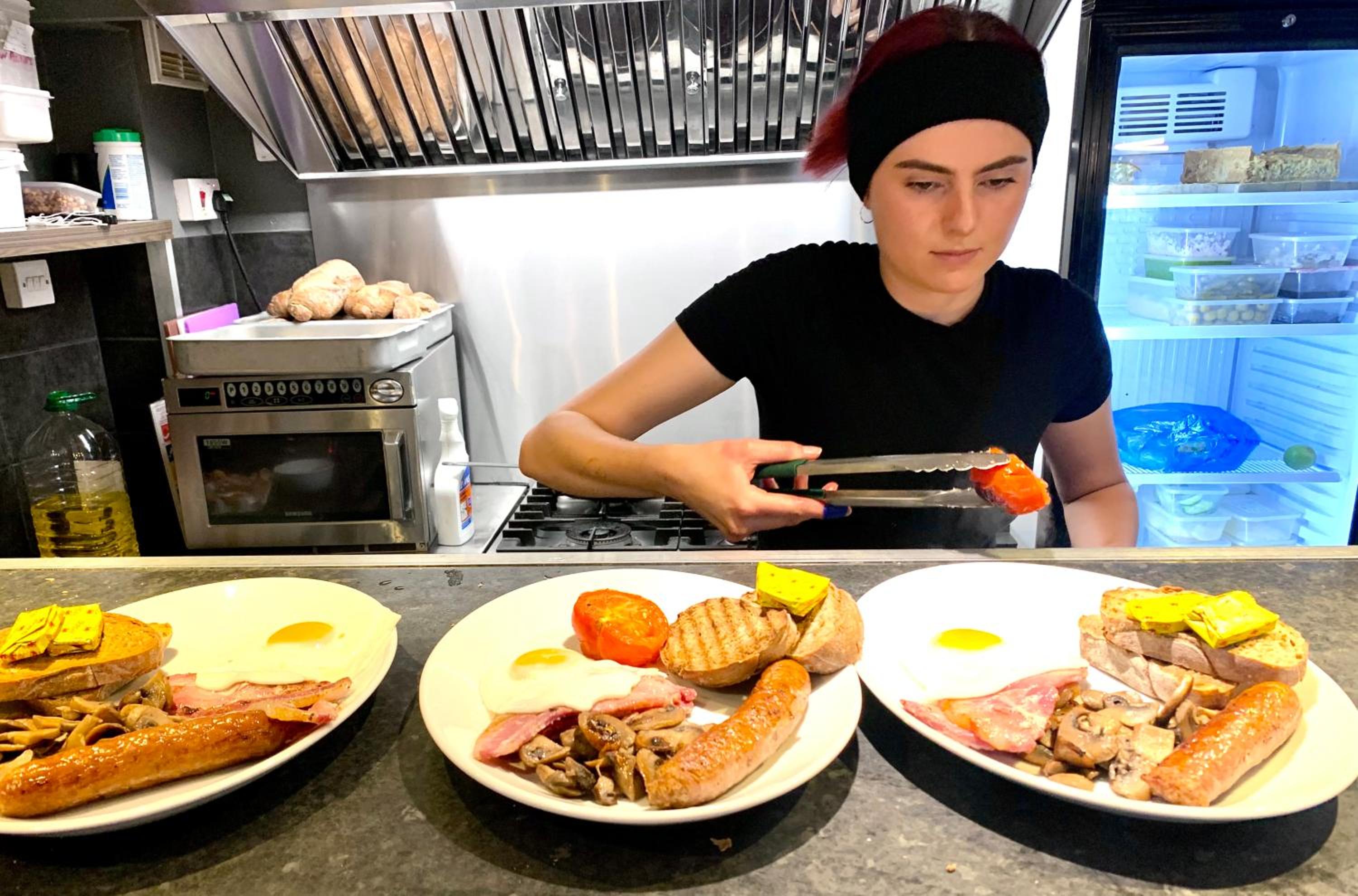 Hotel Blas at Fronlas Café - The heart of Newport - Image 1