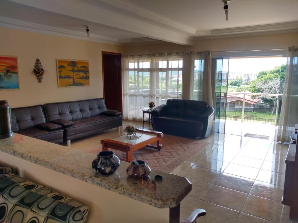 SOBRADO FRENTE P/LAGO COM PISCINA AQUECIDA