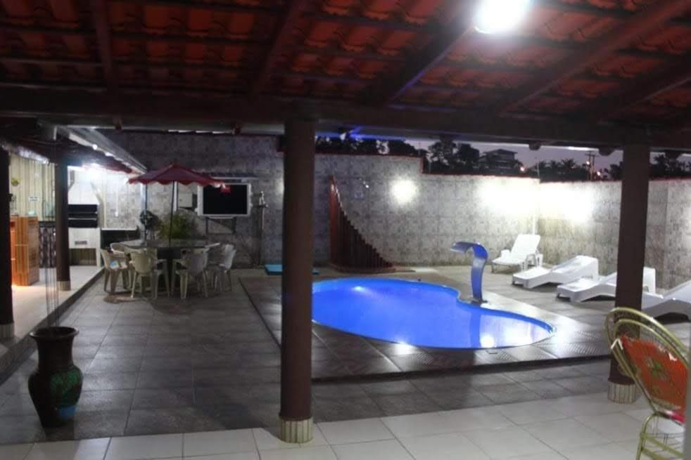 SOBRADO FRENTE P/LAGO COM PISCINA AQUECIDA