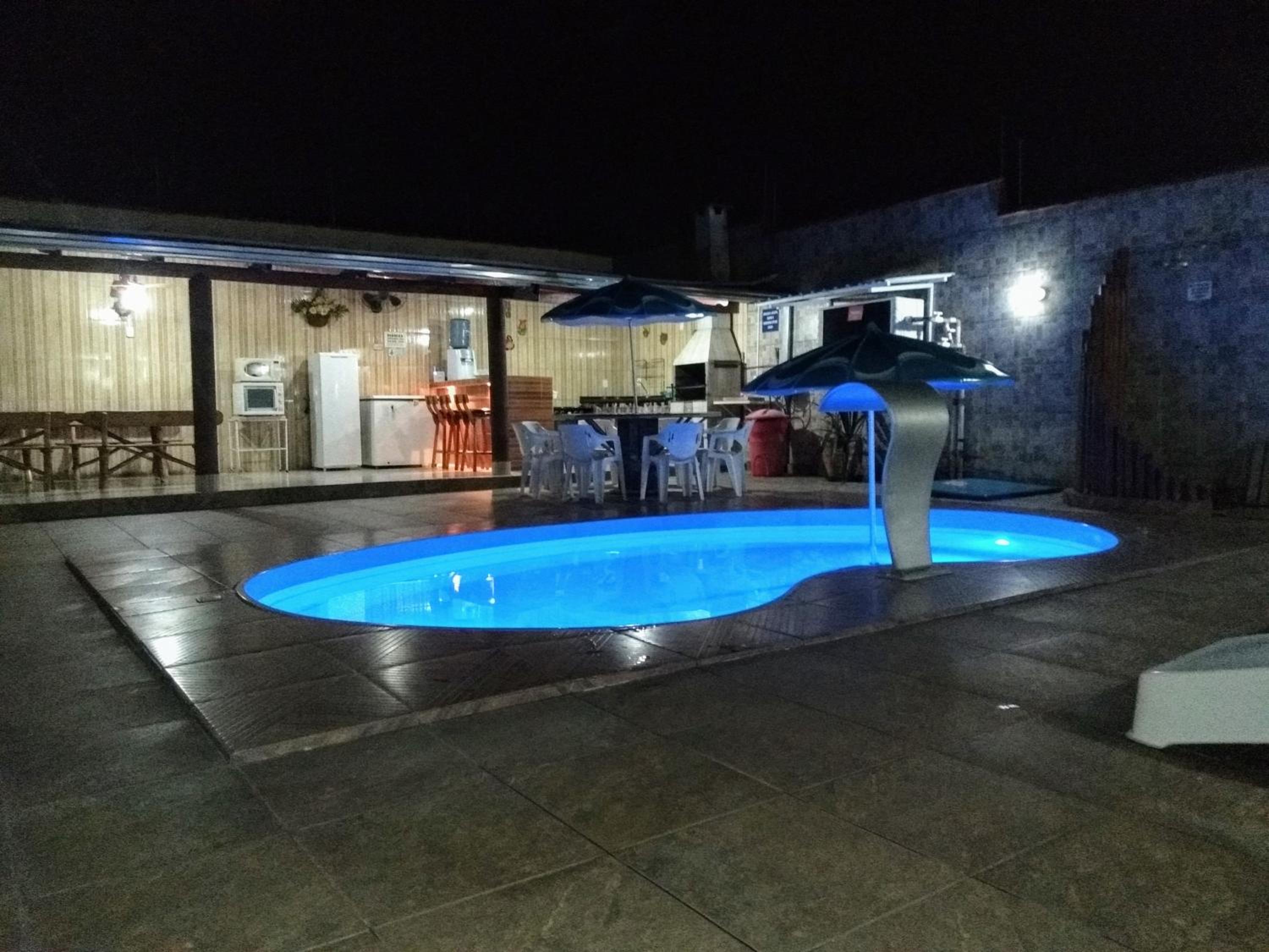 SOBRADO FRENTE P/LAGO COM PISCINA AQUECIDA