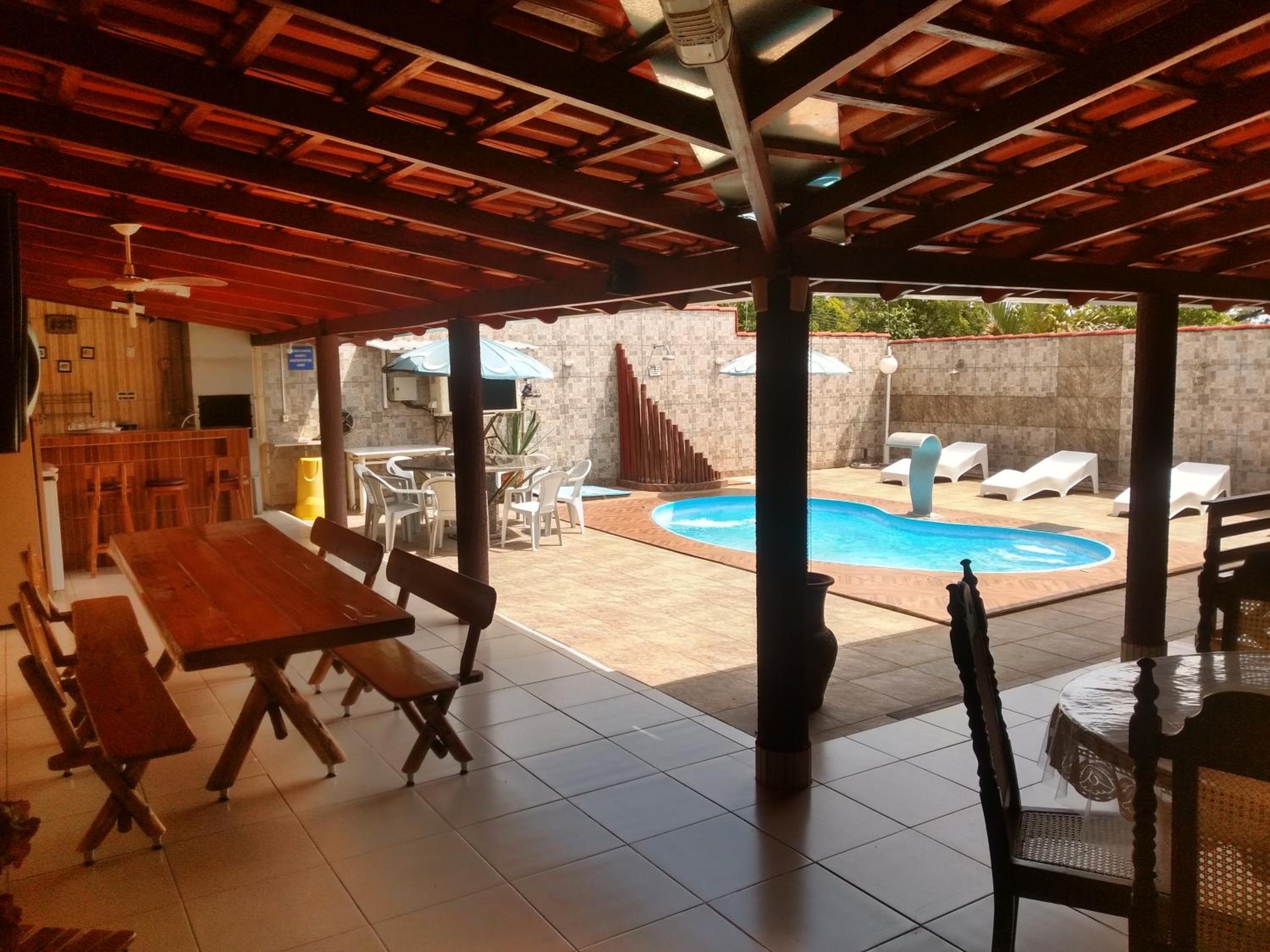 SOBRADO FRENTE P/LAGO COM PISCINA AQUECIDA