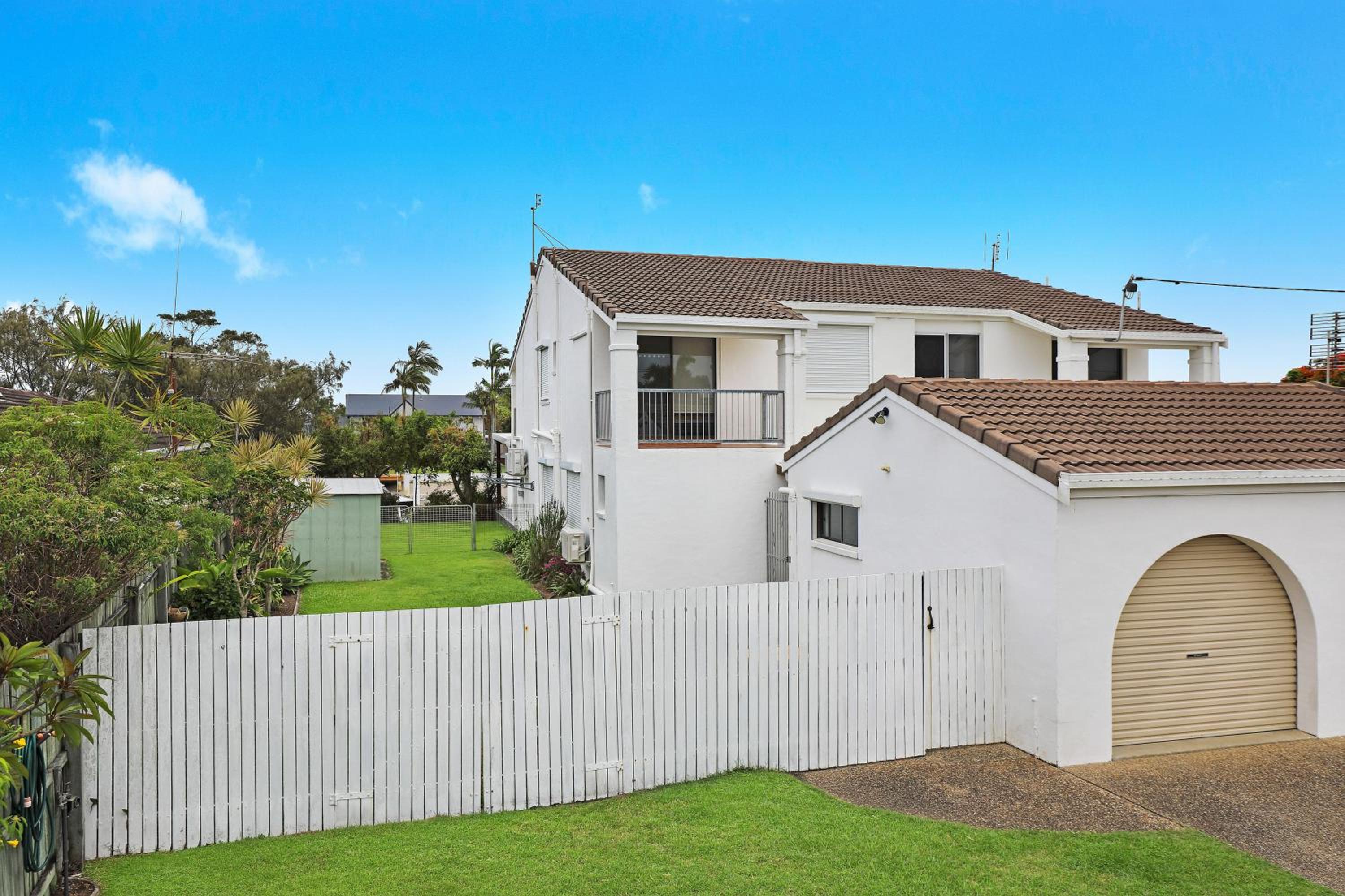 Fantastic Buddina Duplex