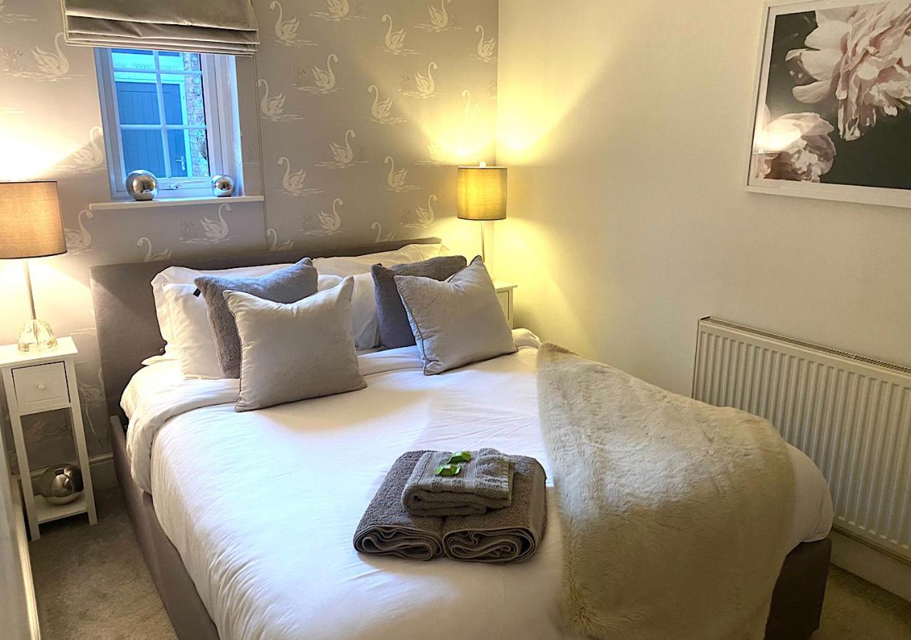 The Lodge Chester - luxury apartment for two, with free parking! view 4