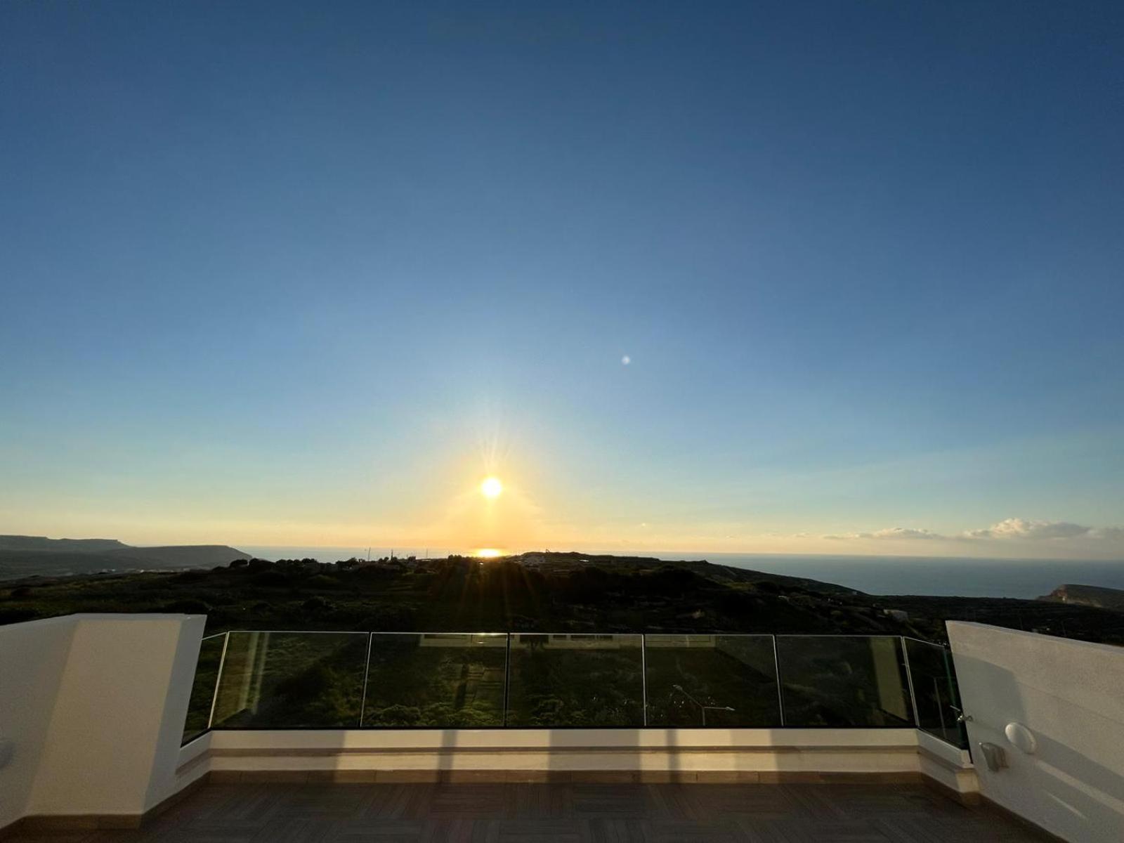 Sunset and Seaview Apartment -Brand New view 2