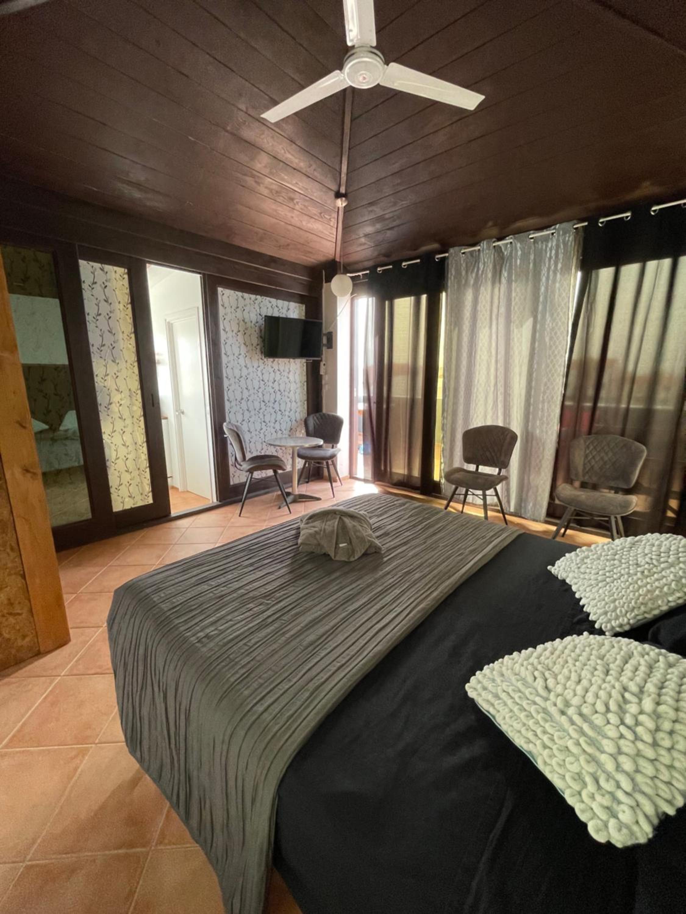 Blue Eagle Guesthouse - Casa de hospedes