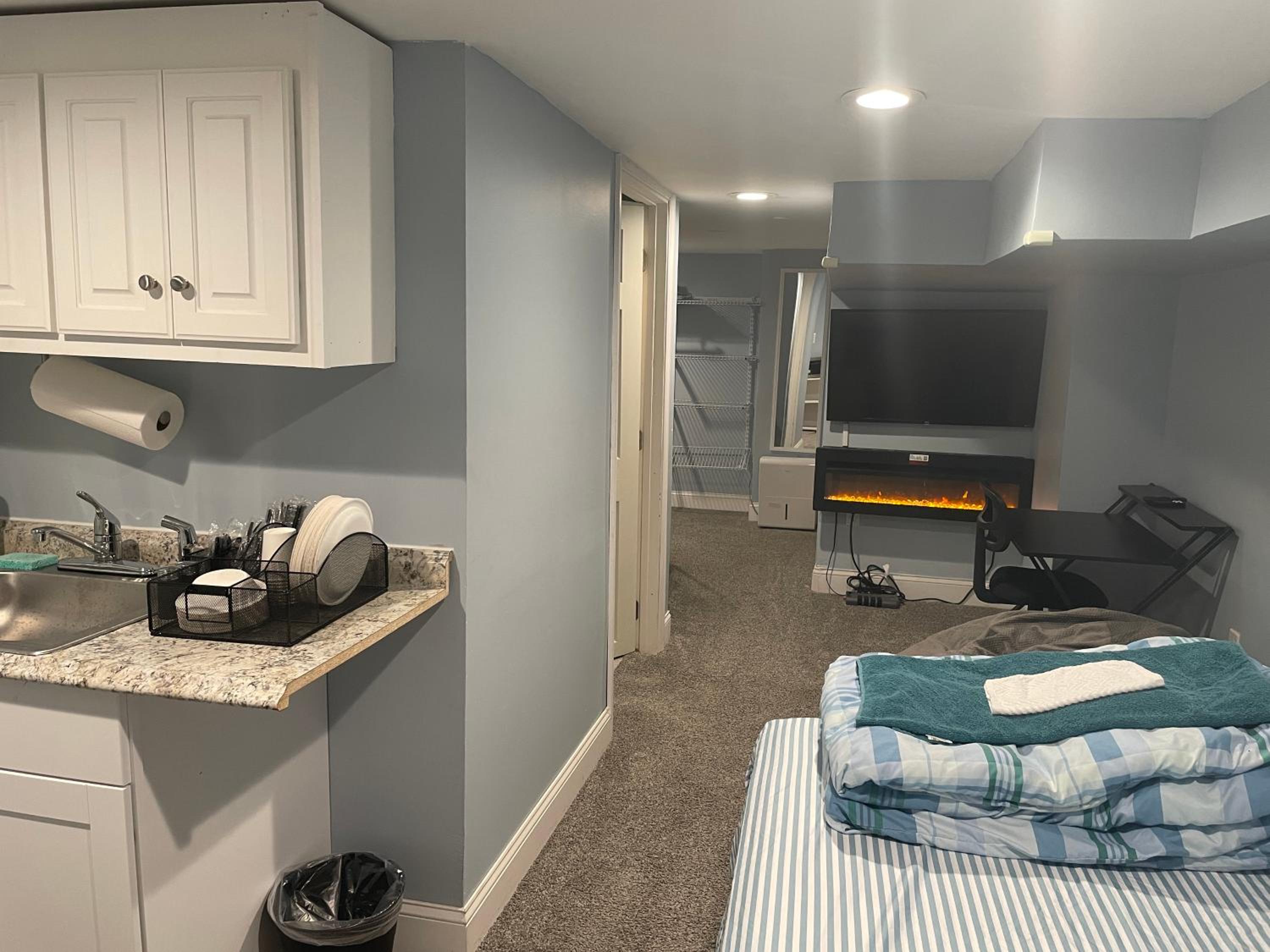 Downtown Suite - Close to Topgolf, Horseshoe Casino, UM Baltimore - Property Image 28