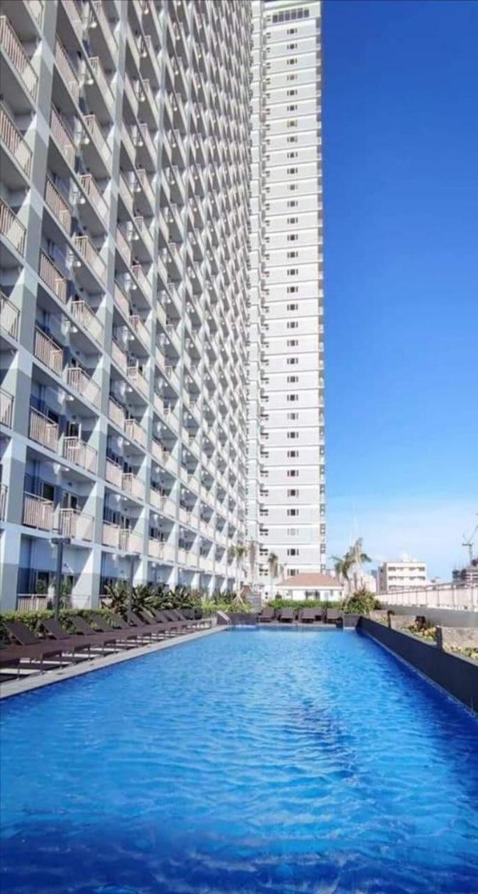 Penthouse unit at Coast Residences Walking to PICC/Star City view 3