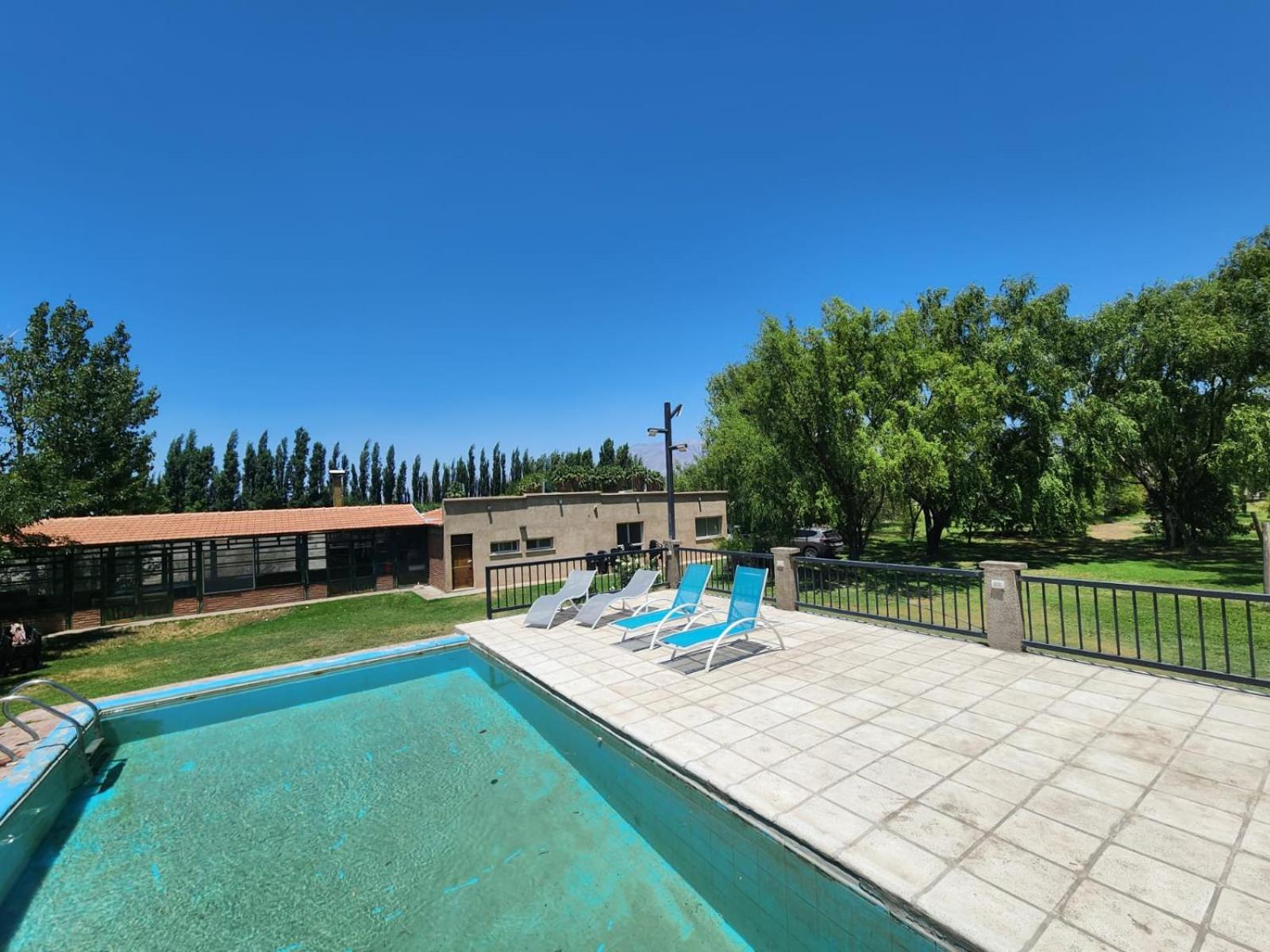 Casa quinta en Pocito con pileta quincho cancha de futbol
