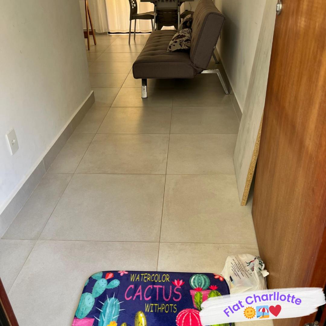 Flat Charllotte