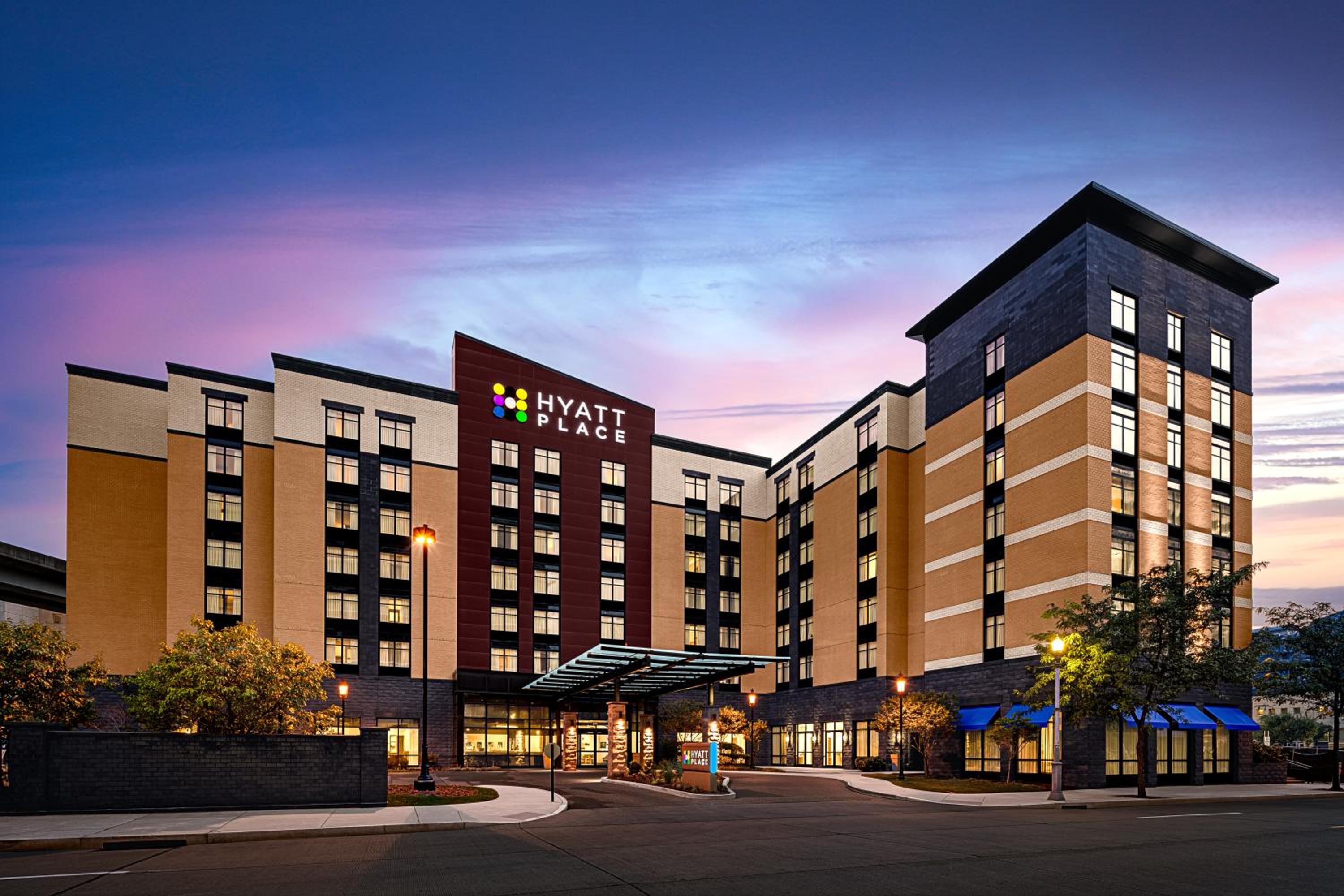 Hotel Hyatt Place Pittsburgh North Shore - Image 1
