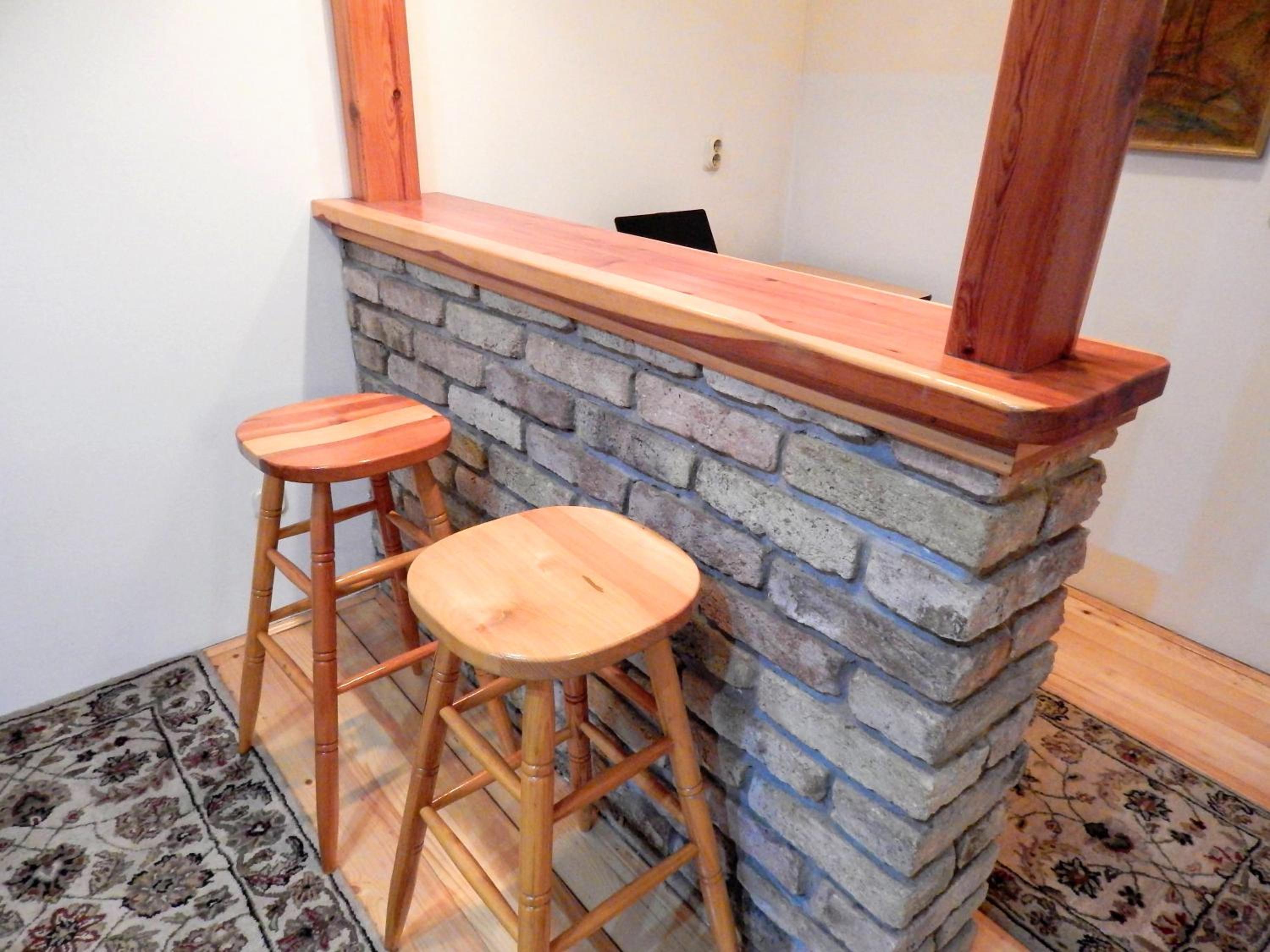 Grand Duplex Suite with Free Parking - Heart of Old Town