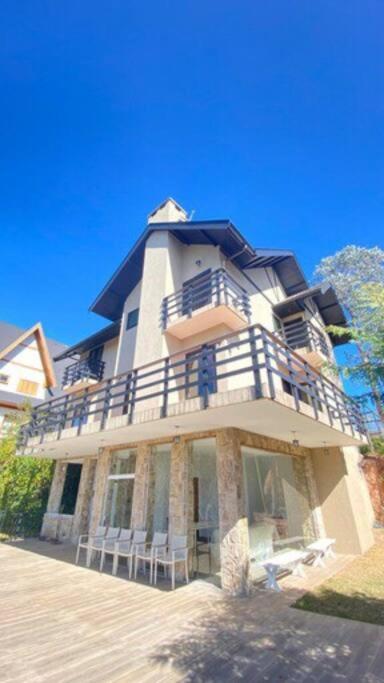 HOSTYN Casa Paraiso nas Montanhas, Condominio de Alto Padrão cercado pela Natureza