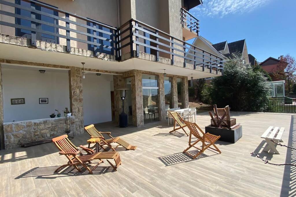 HOSTYN Casa Paraiso nas Montanhas, Condominio de Alto Padrão cercado pela Natureza