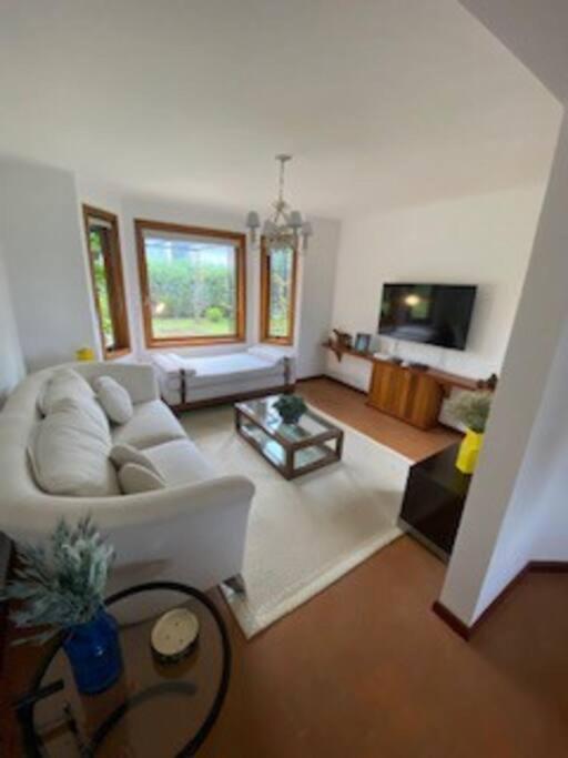 HOSTYN Casa Paraiso nas Montanhas, Condominio de Alto Padrão cercado pela Natureza