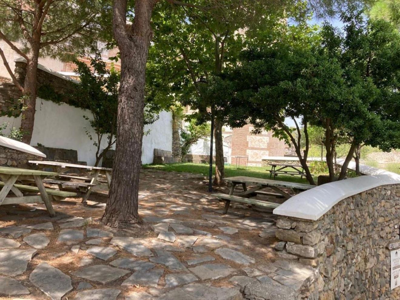 Stylish 3 bed house 2 bathrooms, with patio, roof terrace and communal pool 5 minutes away from the beautiful Spanish white village of Casares Pueblo and o view 5