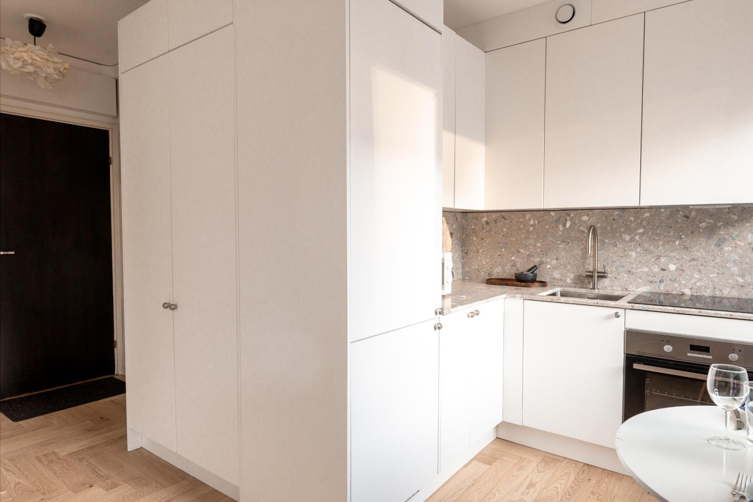2ndhomes Cozy high-quality Studio in Kluuvi with Balcony