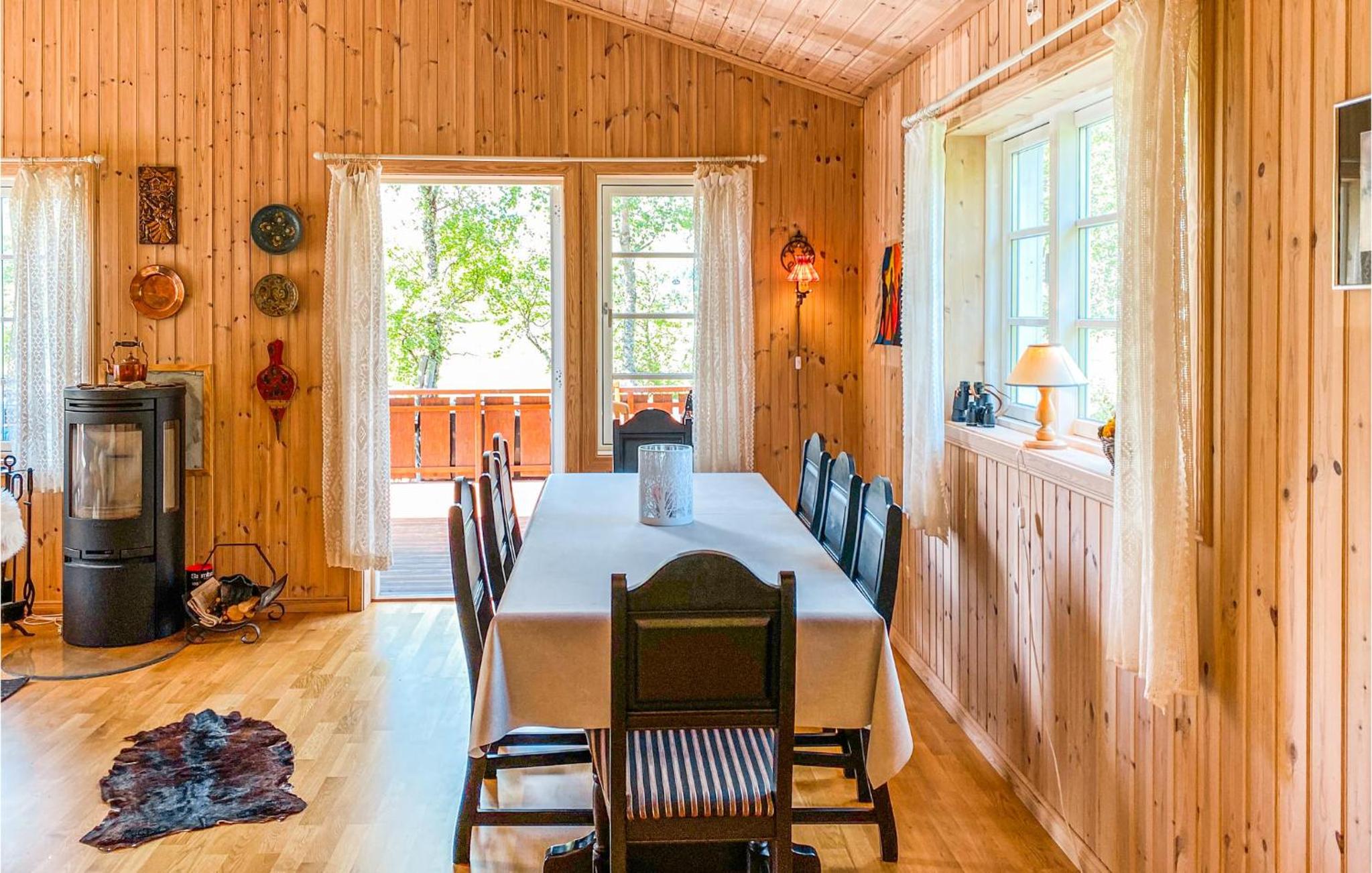 4 Bedroom Cozy Home In Straumgjerde view 4