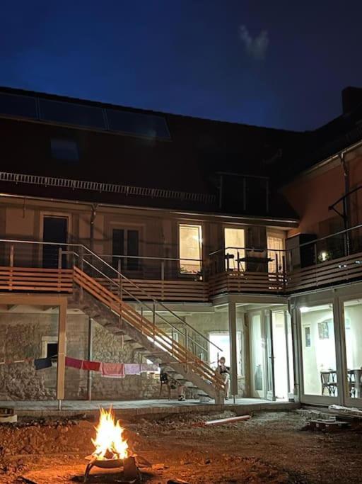 Wohnen im Dreiseitenhof mit Galerieschlafzimmer - Property Image 1