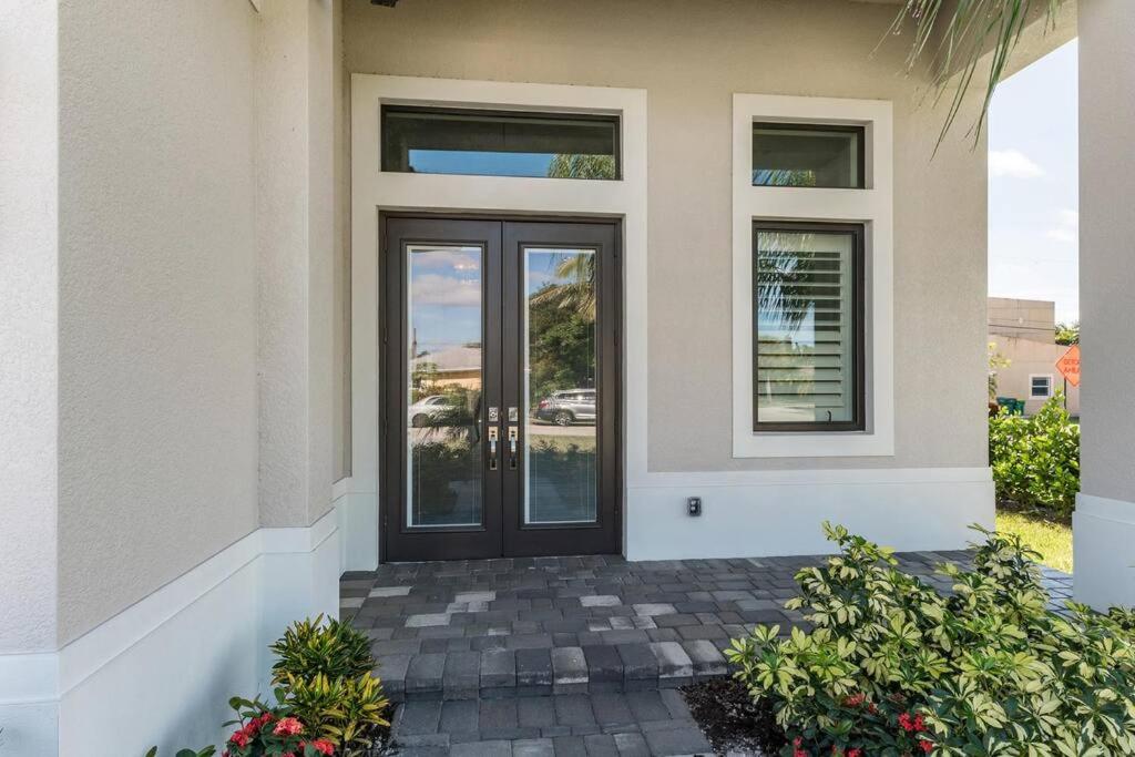 Bella Casa at the Beach 4 bd Rms 2 En-Suites view 3