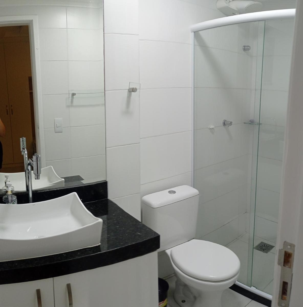Cobertura duplex, com duas suítes e piscina
