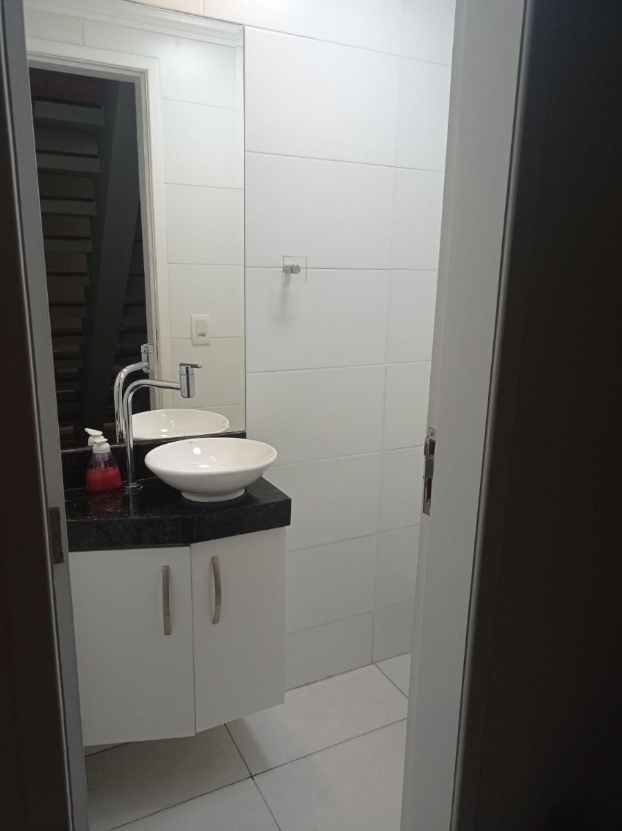 Cobertura duplex, com duas suítes e piscina