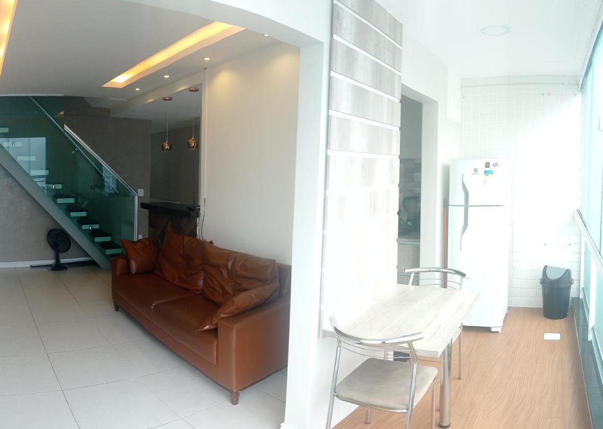 Cobertura duplex, com duas suítes e piscina