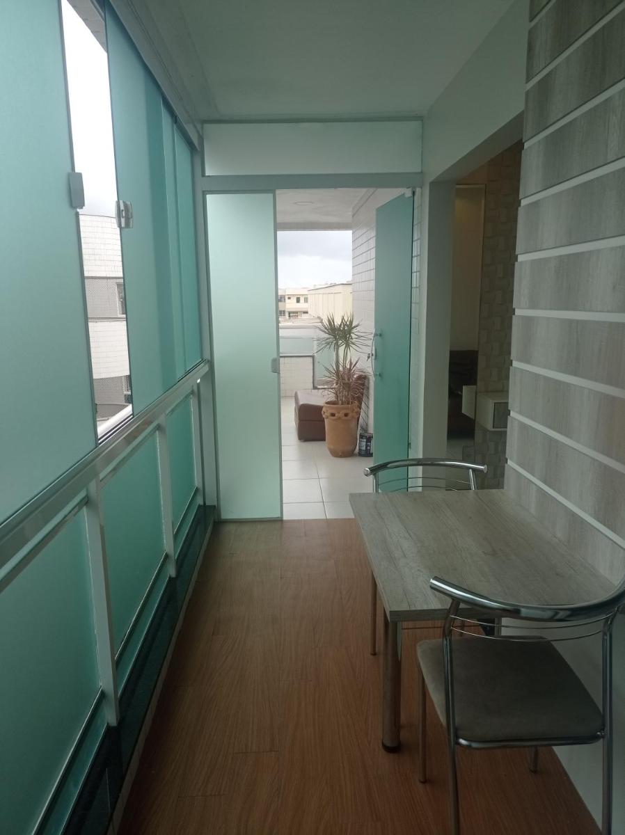 Cobertura duplex, com duas suítes e piscina