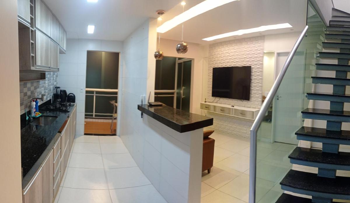 Cobertura duplex, com duas suítes e piscina
