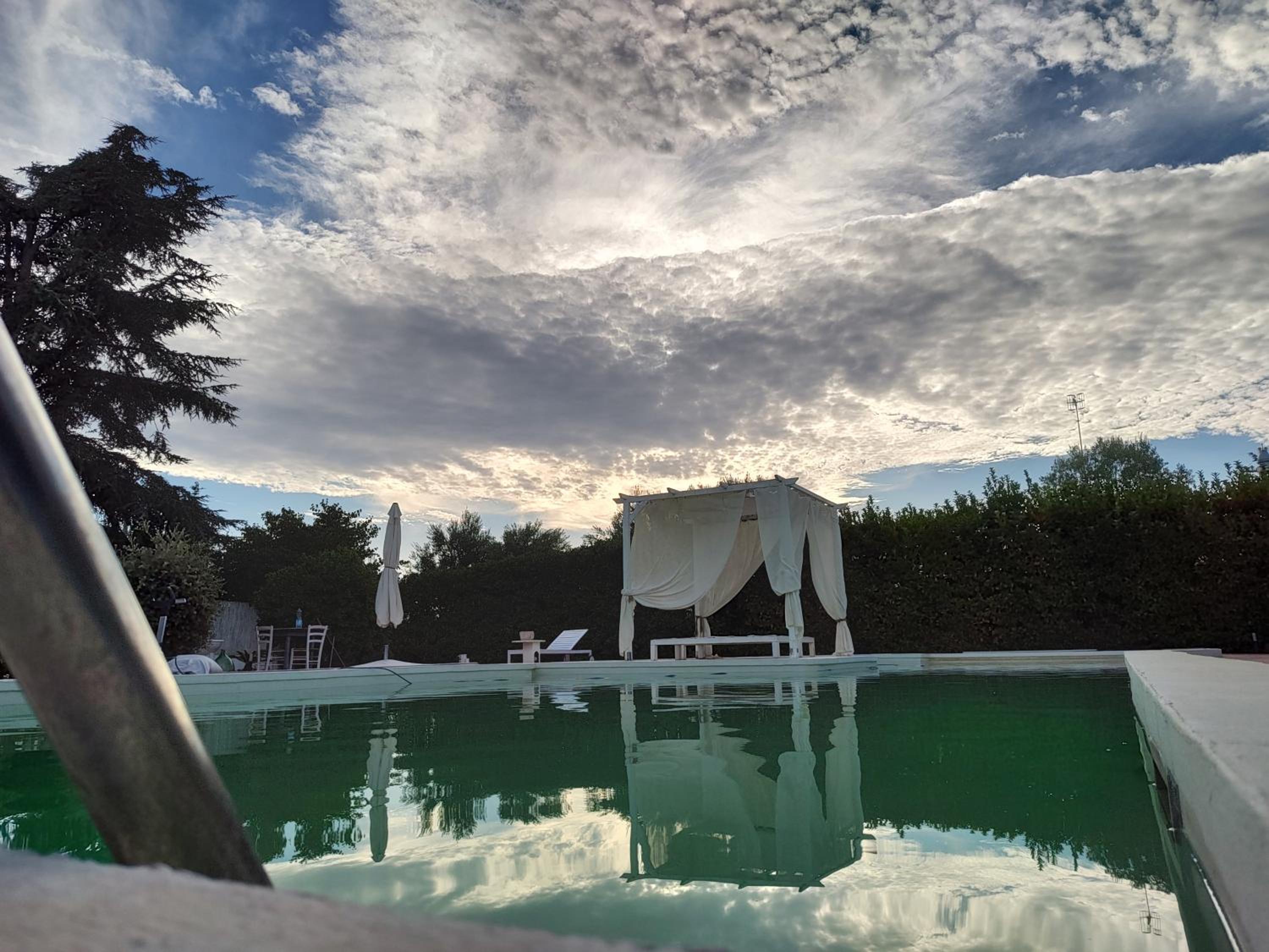 Villa Angela Pool & Suites, piscina privata, giardino, barbecue, parcheggio e WiFi gratuita