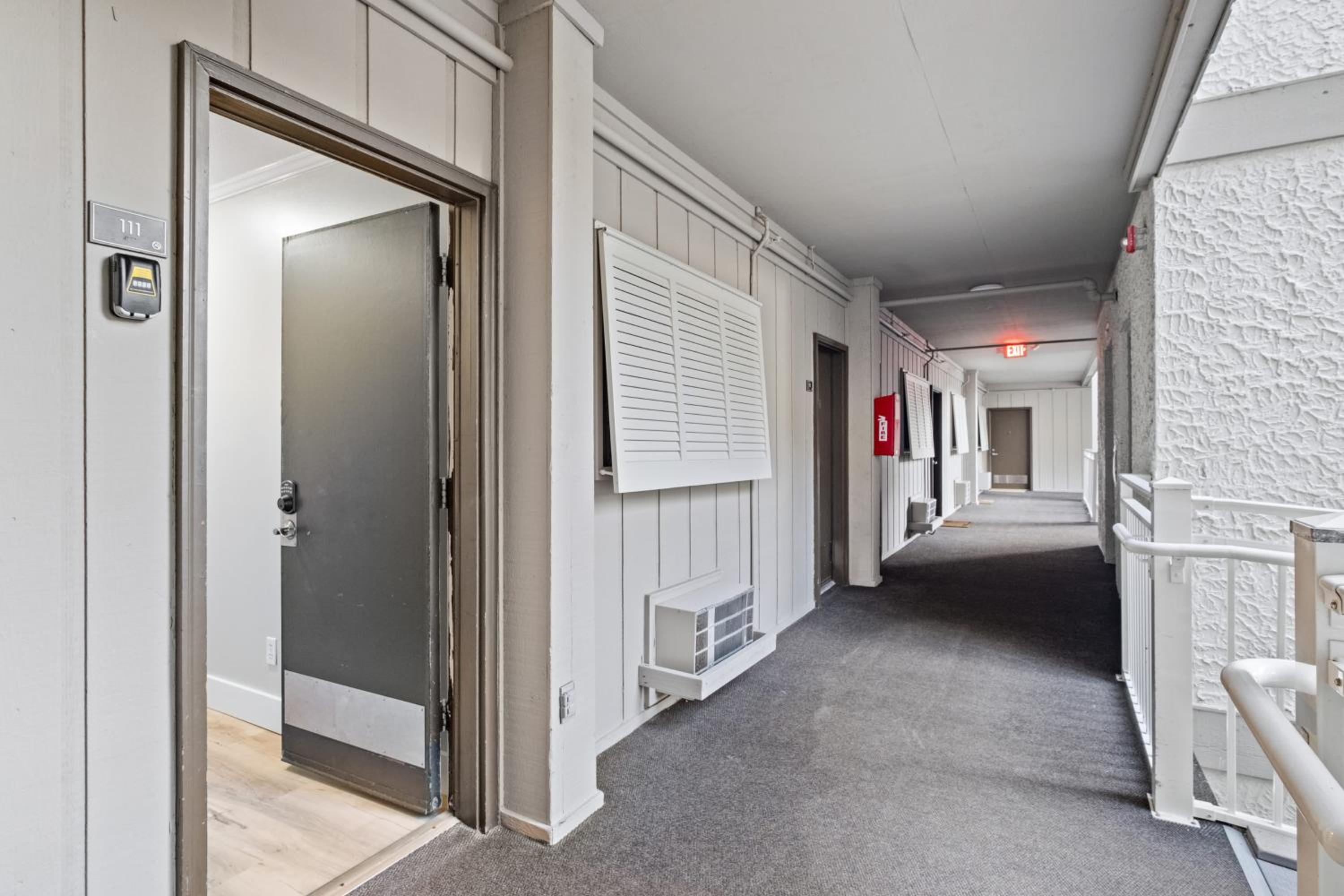 Hotel Ocean Dunes Villas #111, Beach Condo in Coligny Beach, 43 S Forest Beach Dr, Hilton Head SC, Ocean View, Heated Pool, By Vacation Rental HHI LLC - Image 1