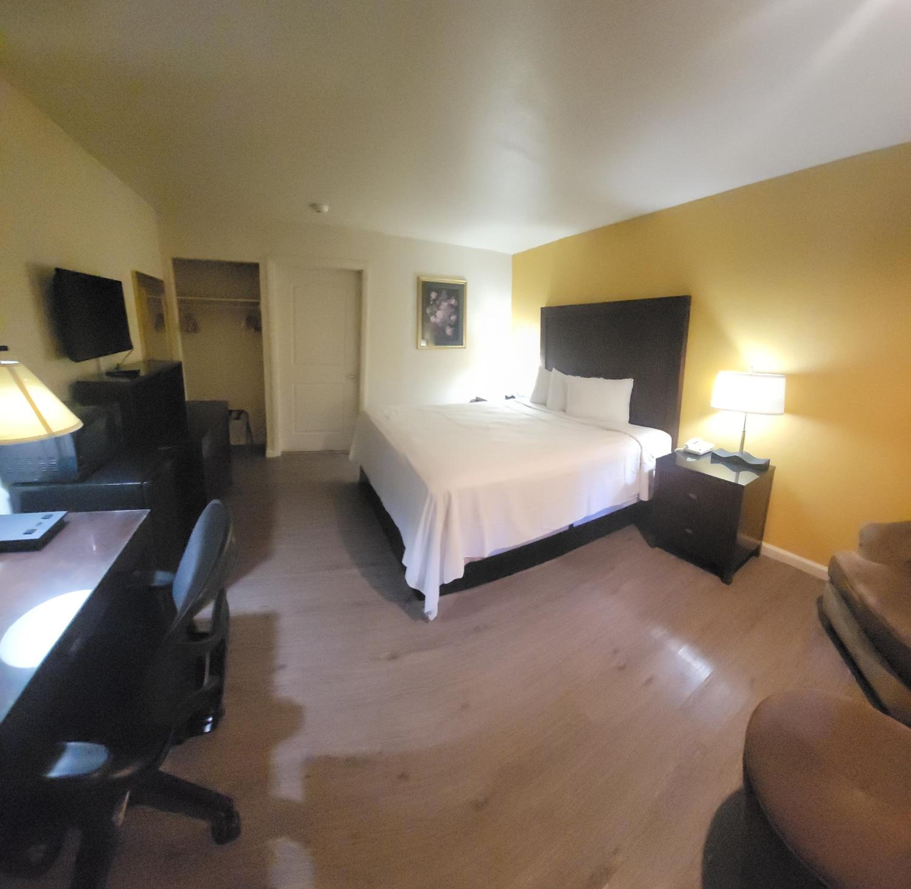 San Jose Vacations - Mission Inn and Suites - Property Image 3