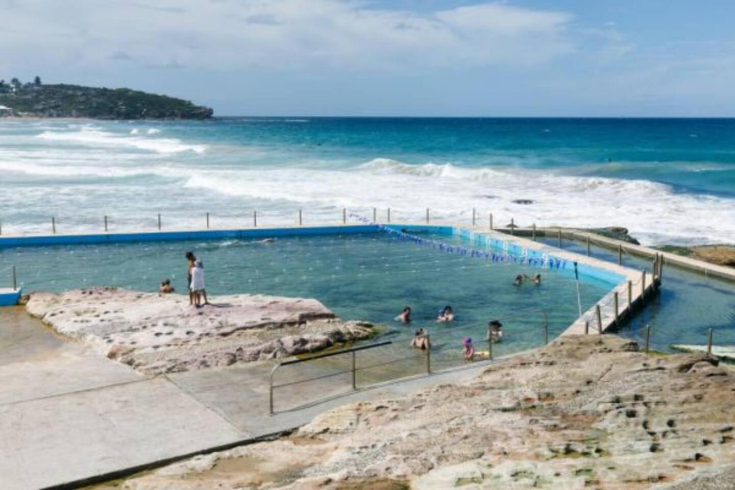 Harbord House - Ocean views, plunge pool, 2 bed, free-wi-fi, superb location