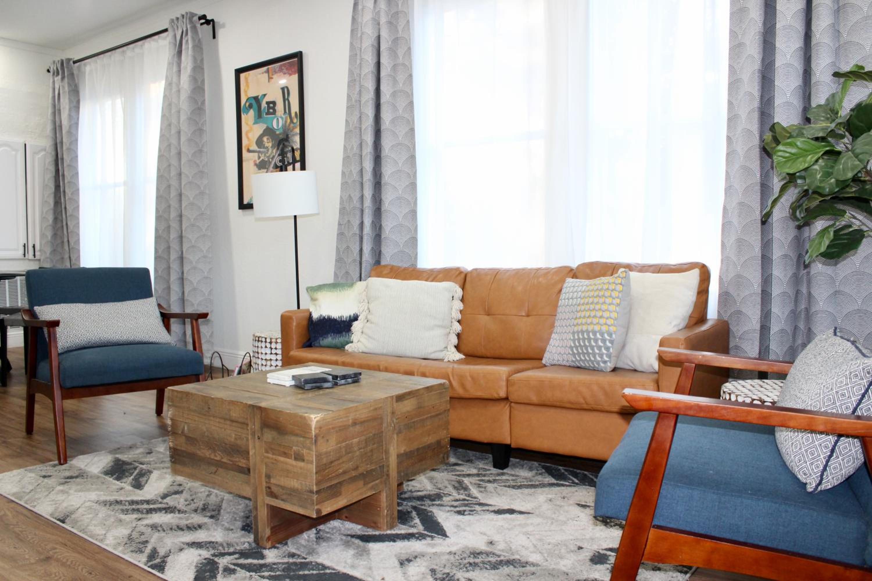 3 Bedroom Modern Ybor City Home- Pet Friendly view 3
