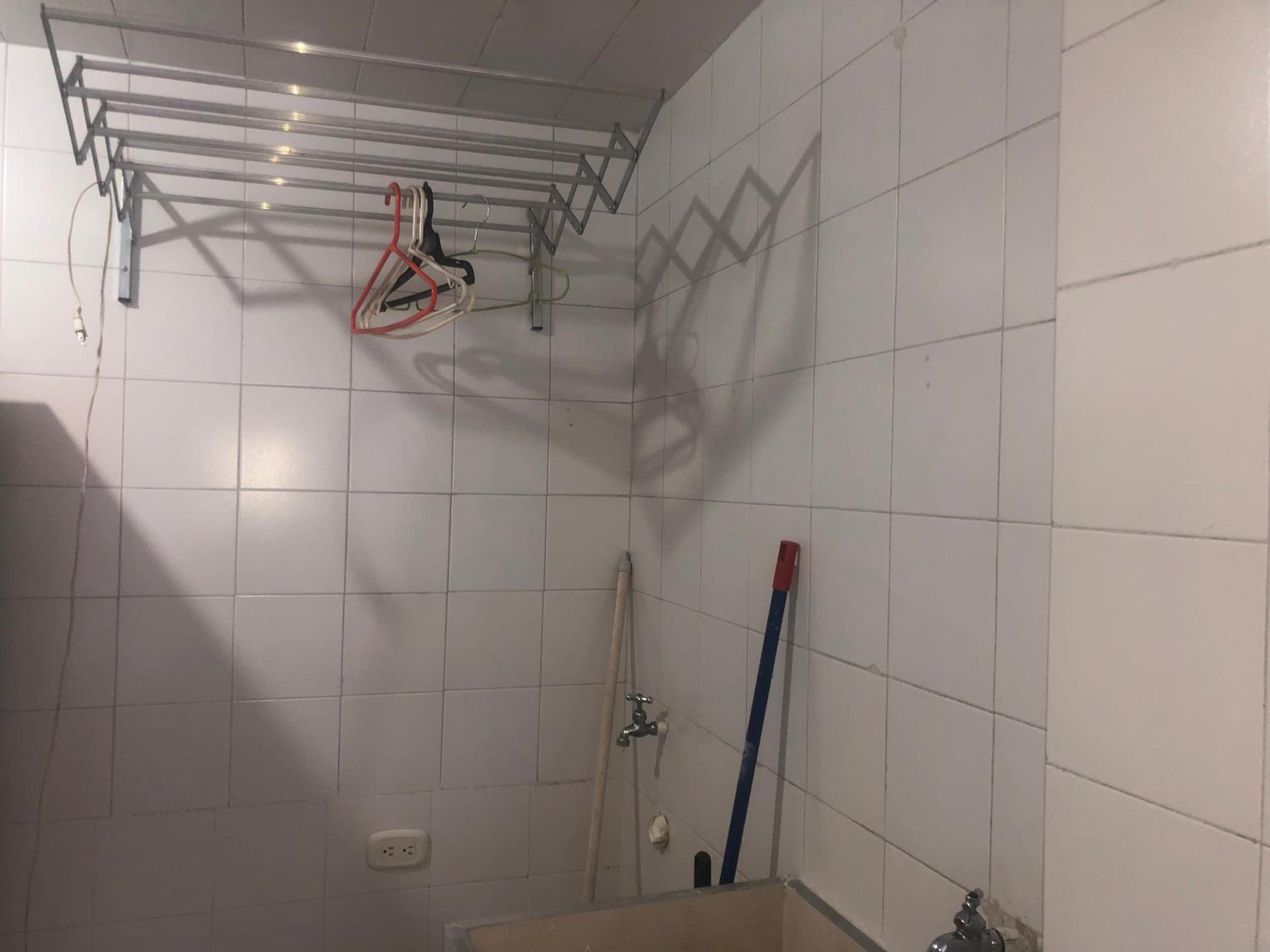Apartamento cómodo en laureles , céntrico y bien ubicado Apto 301