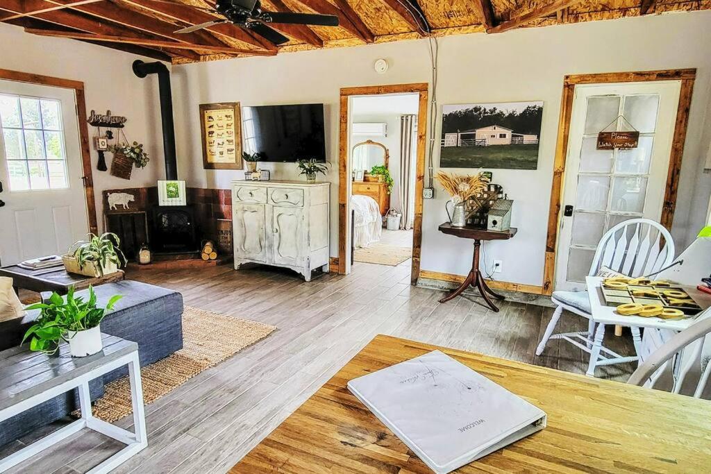 Rustic, country farmstay with friendly animals close to wineries and hiking view 3