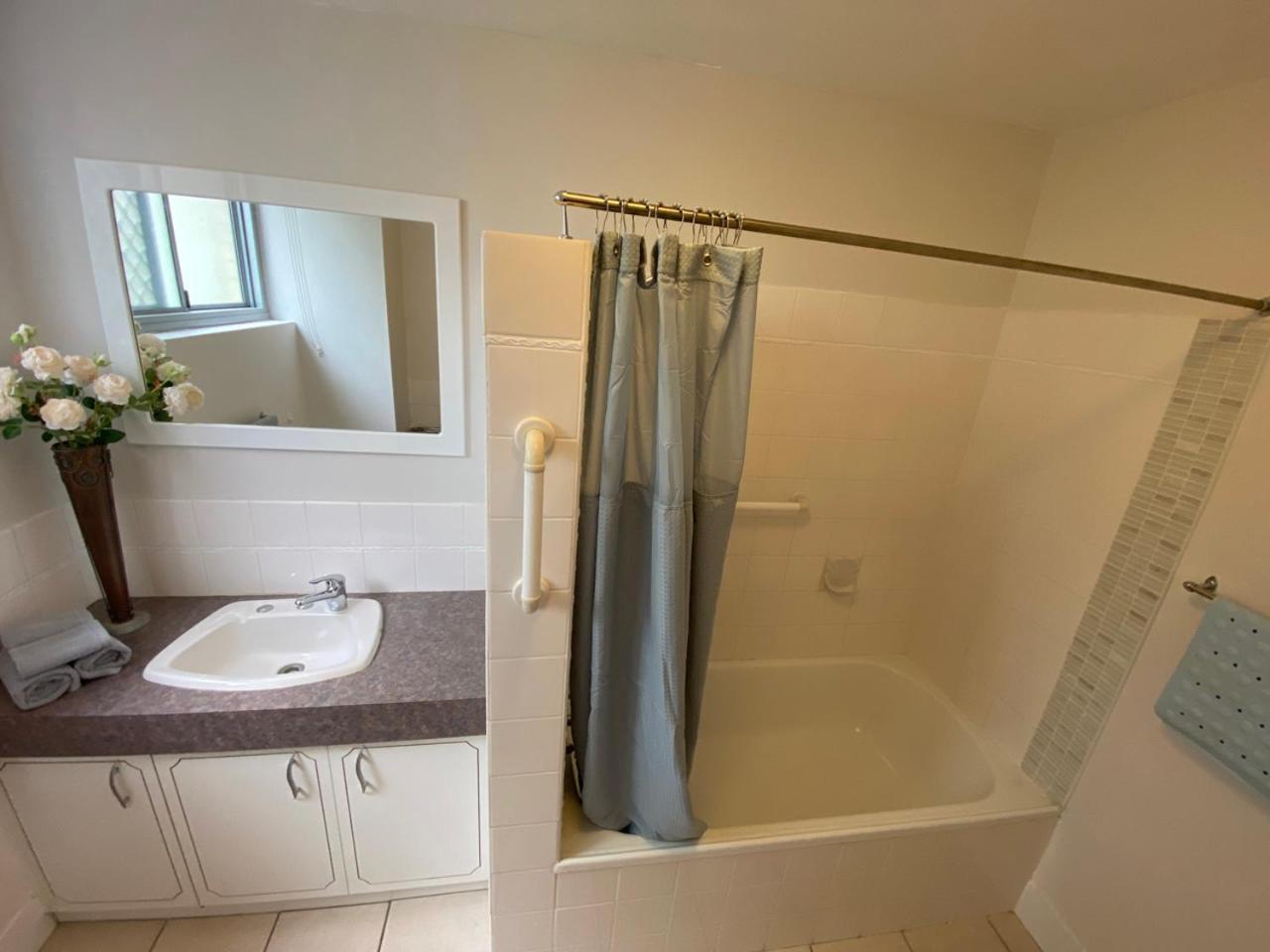 Aqua on Bribie 100 metres to Beach and Shops