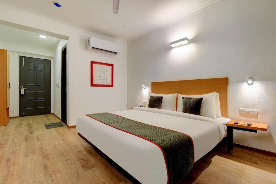 Hotel Elite ( Sector-46) By WB Inn view 4