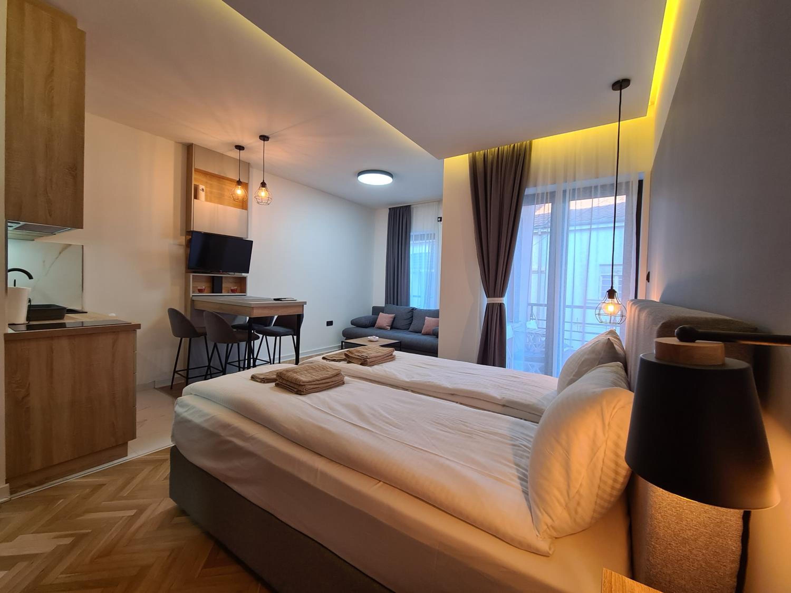 Apartmani Central & Free parking view 3