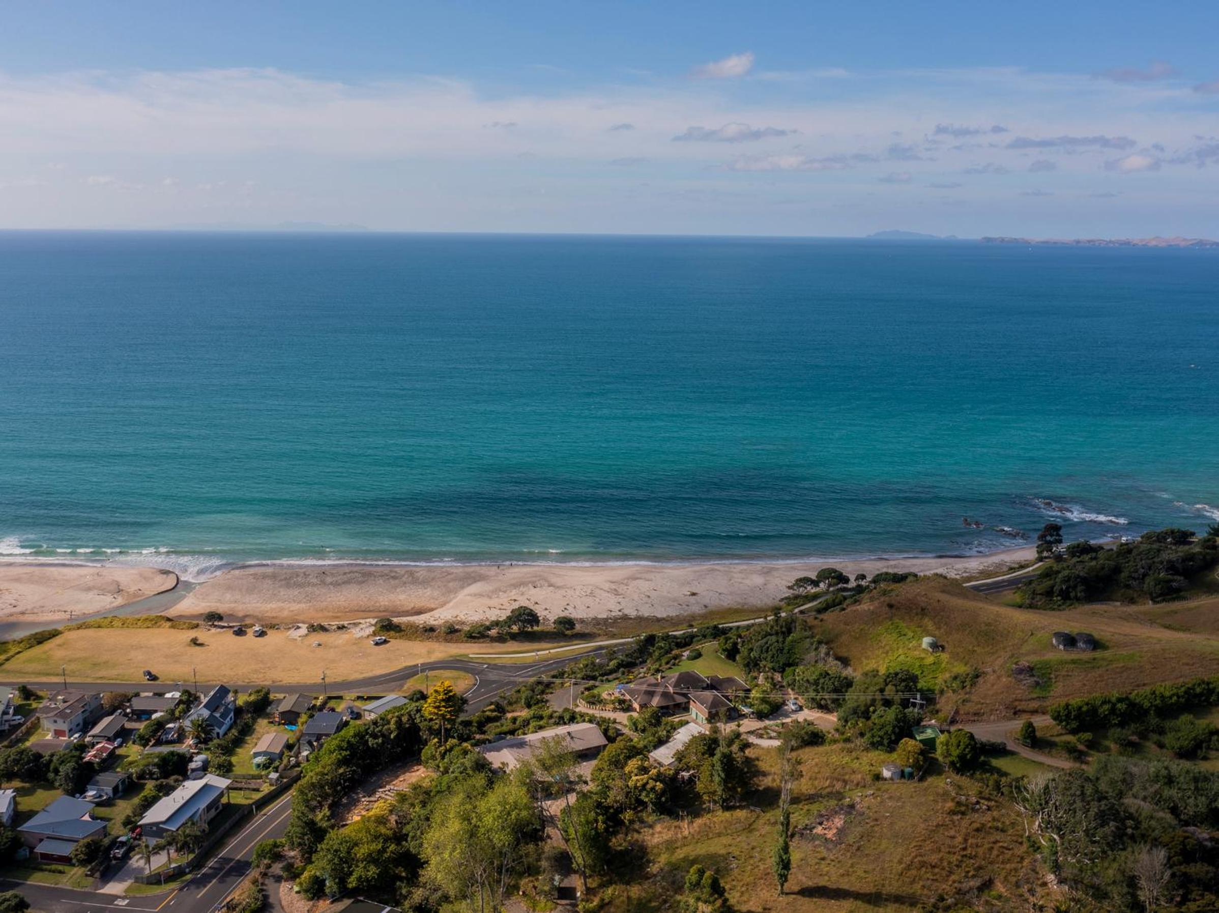12 on Hilldale - Kuaotunu Holiday Unit view 4