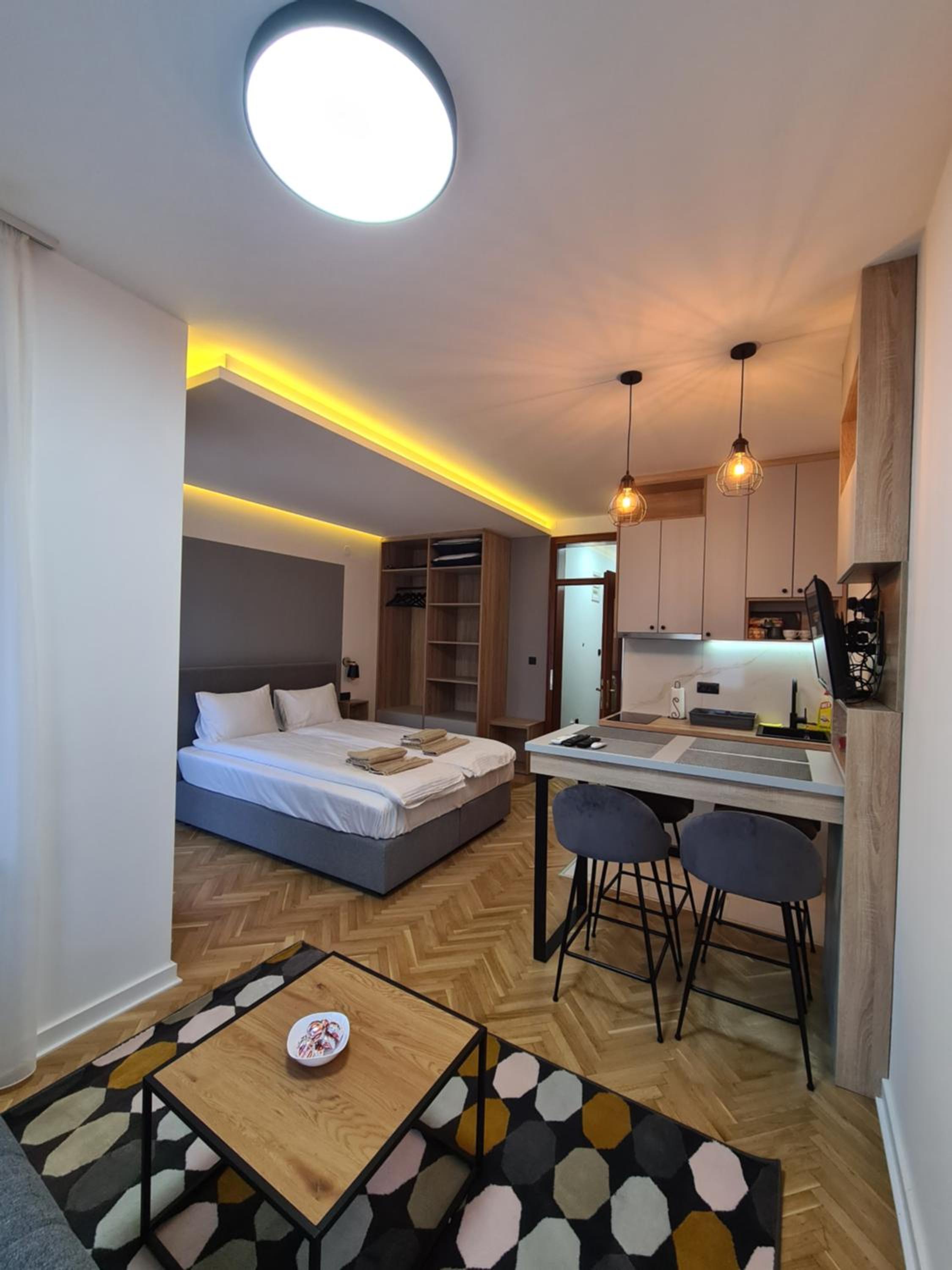 Apartmani Central & Free parking view 2