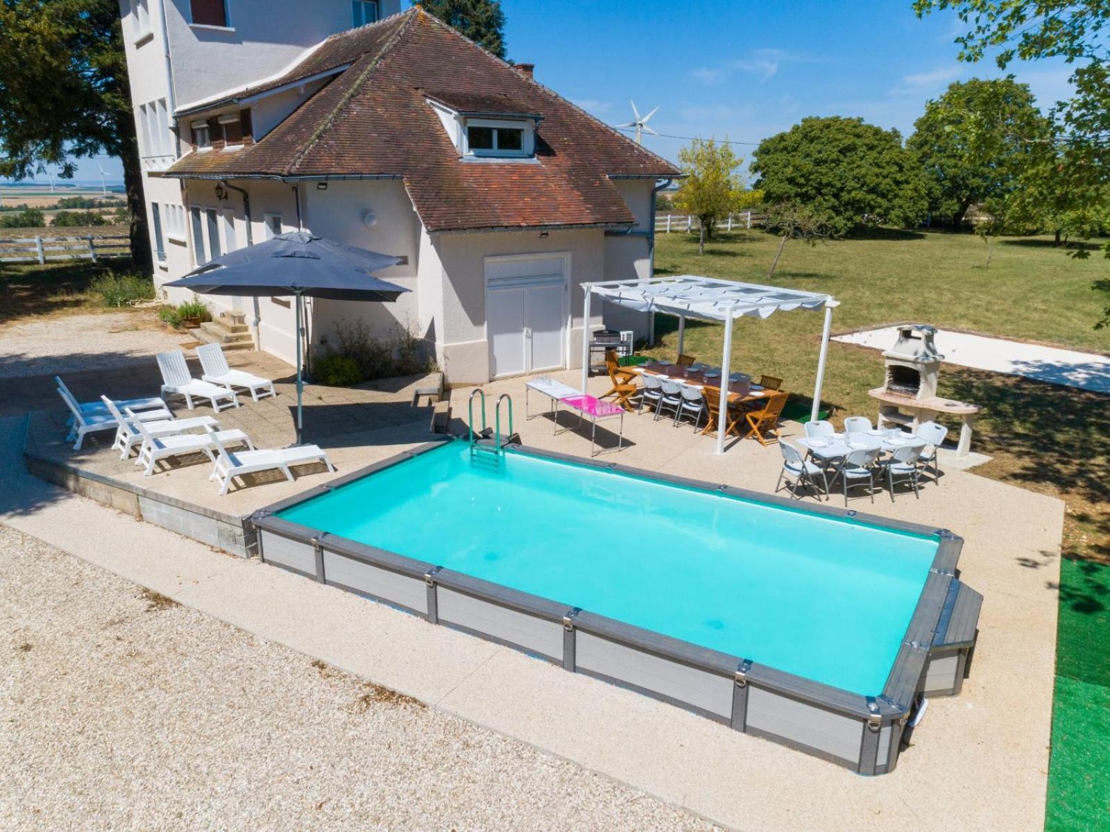 Crazy Villa Radar 89 - Heated pool - Multisports field - 2h Paris - 30p view 3