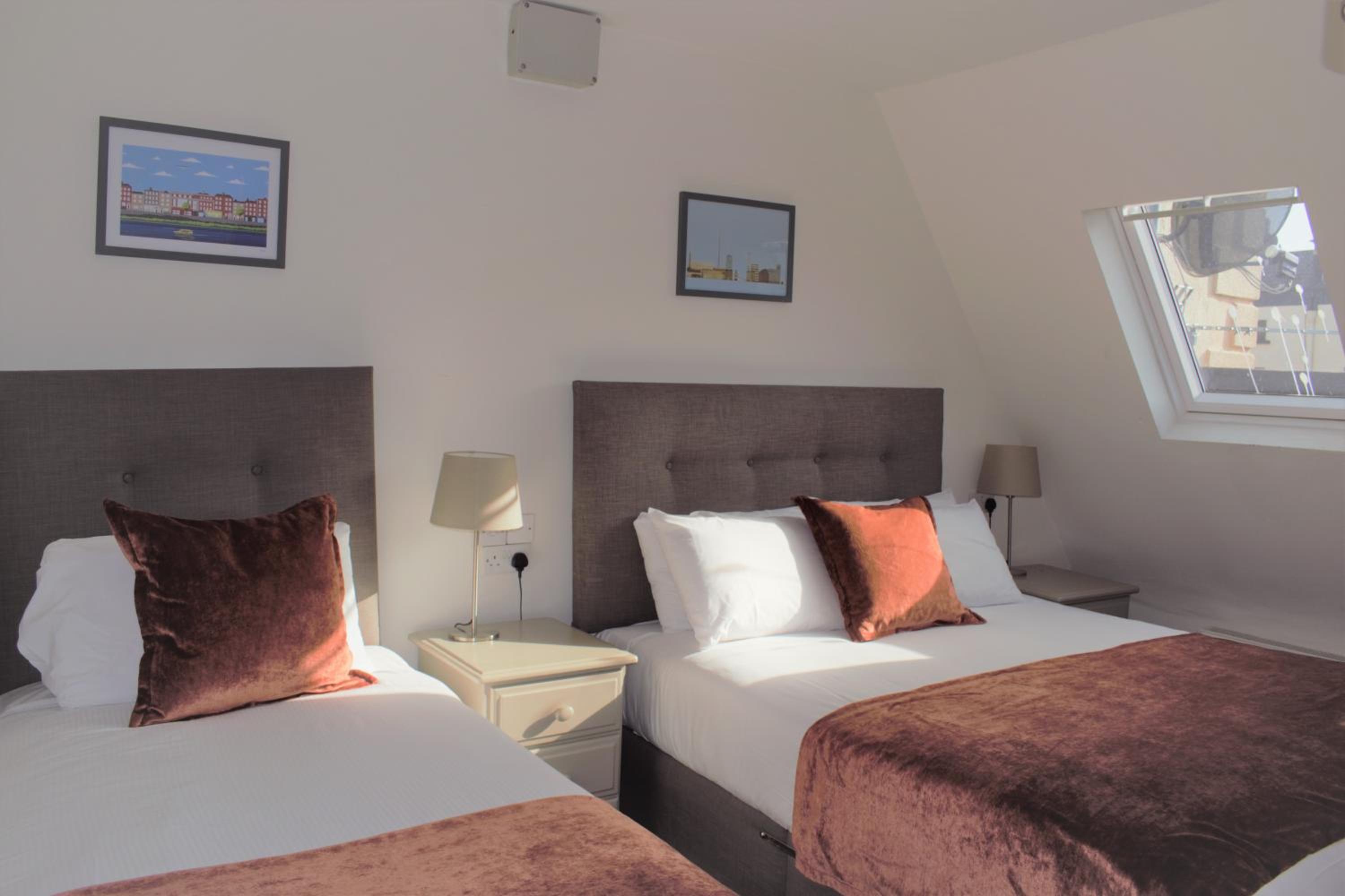 Tom Dick and Harriet's Accommodation