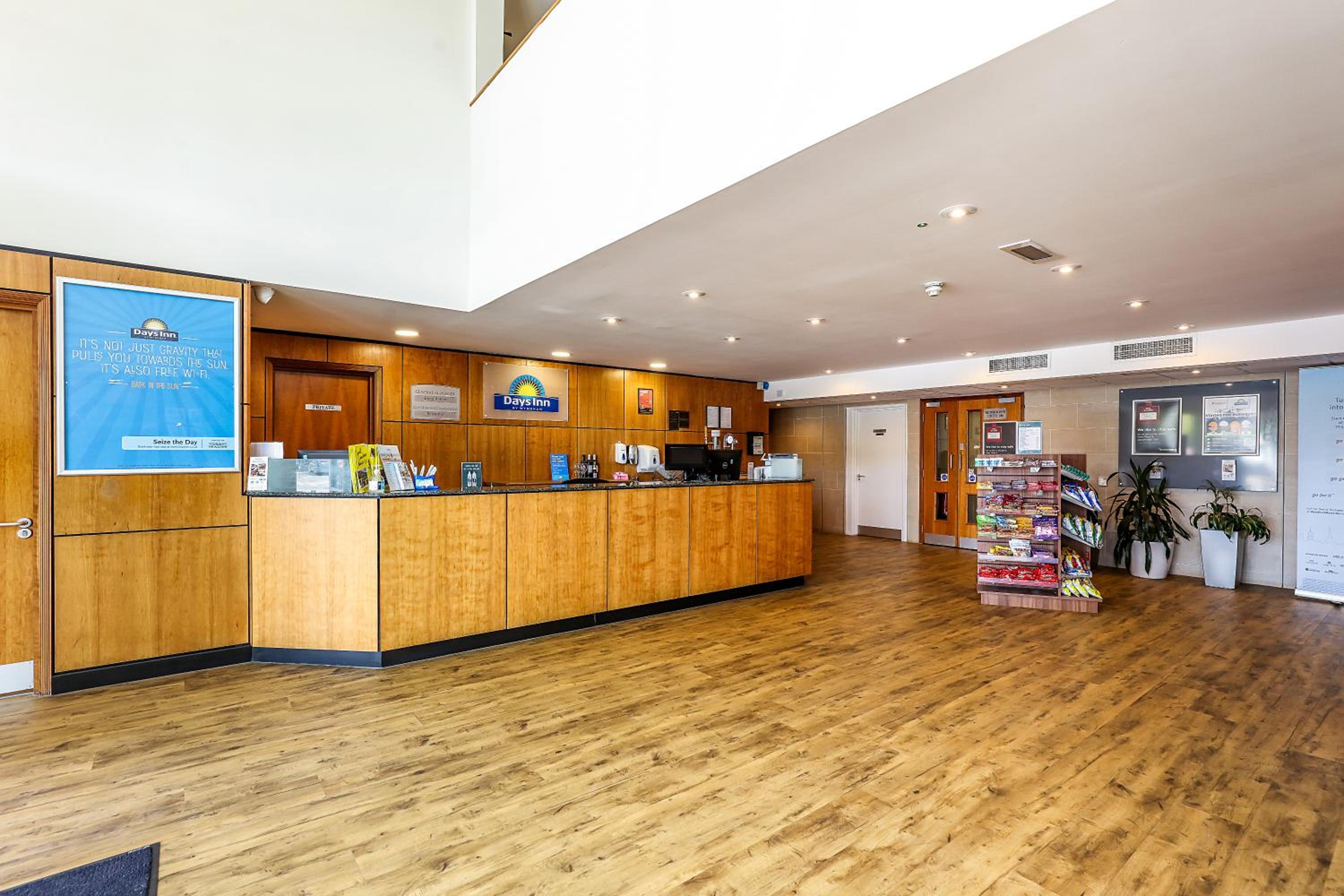 Peterborough Vacations - Days Inn Peterborough - Property Image 2