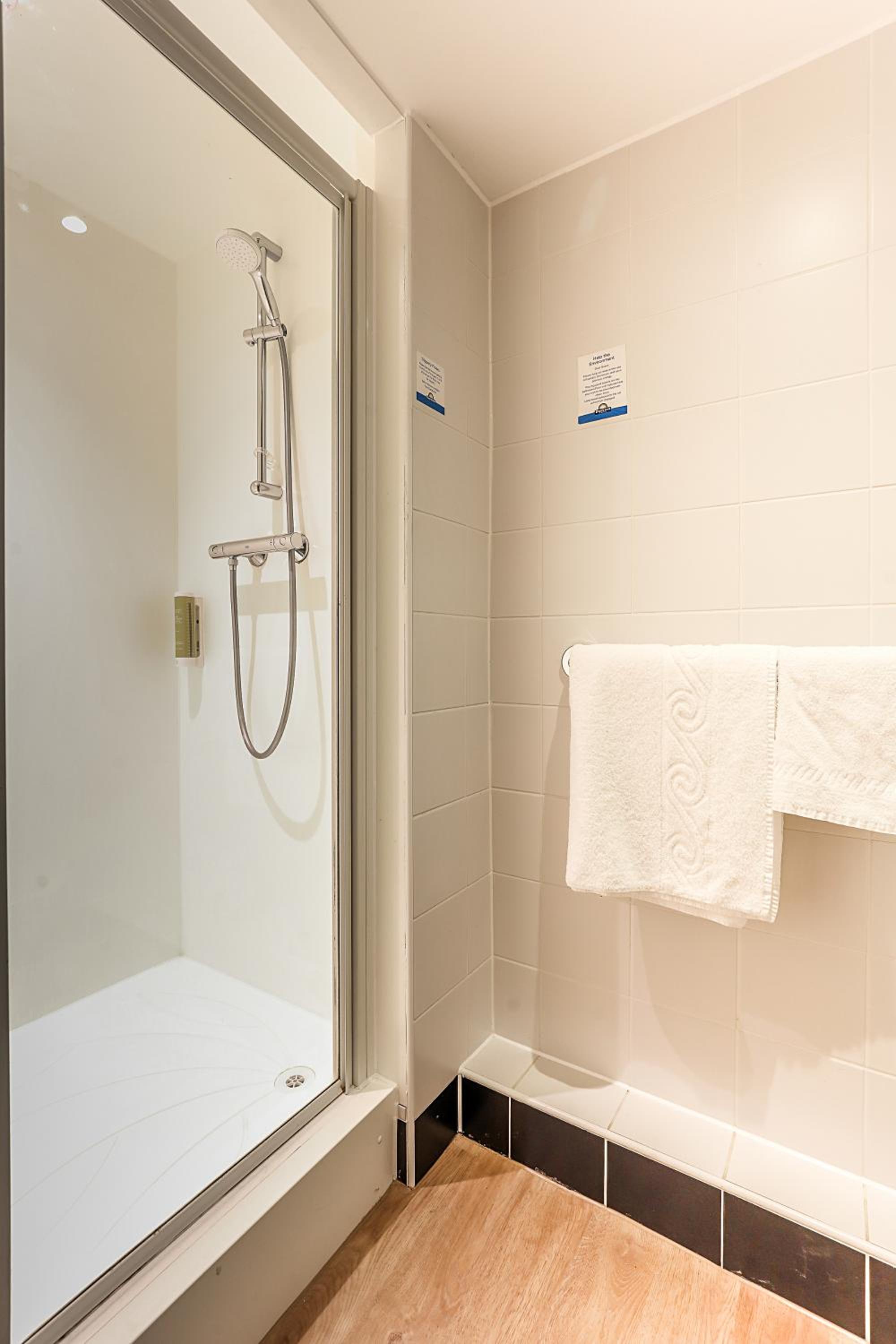 Peterborough Vacations - Days Inn Peterborough - Property Image 11