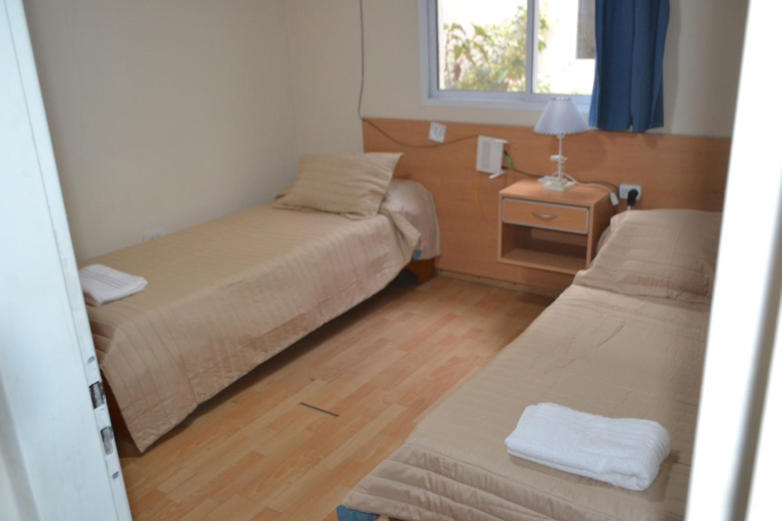CASA AMPLIA CON COCHERA INCLUIDA CON CAPACIDAD HASTA 7 pasajeros