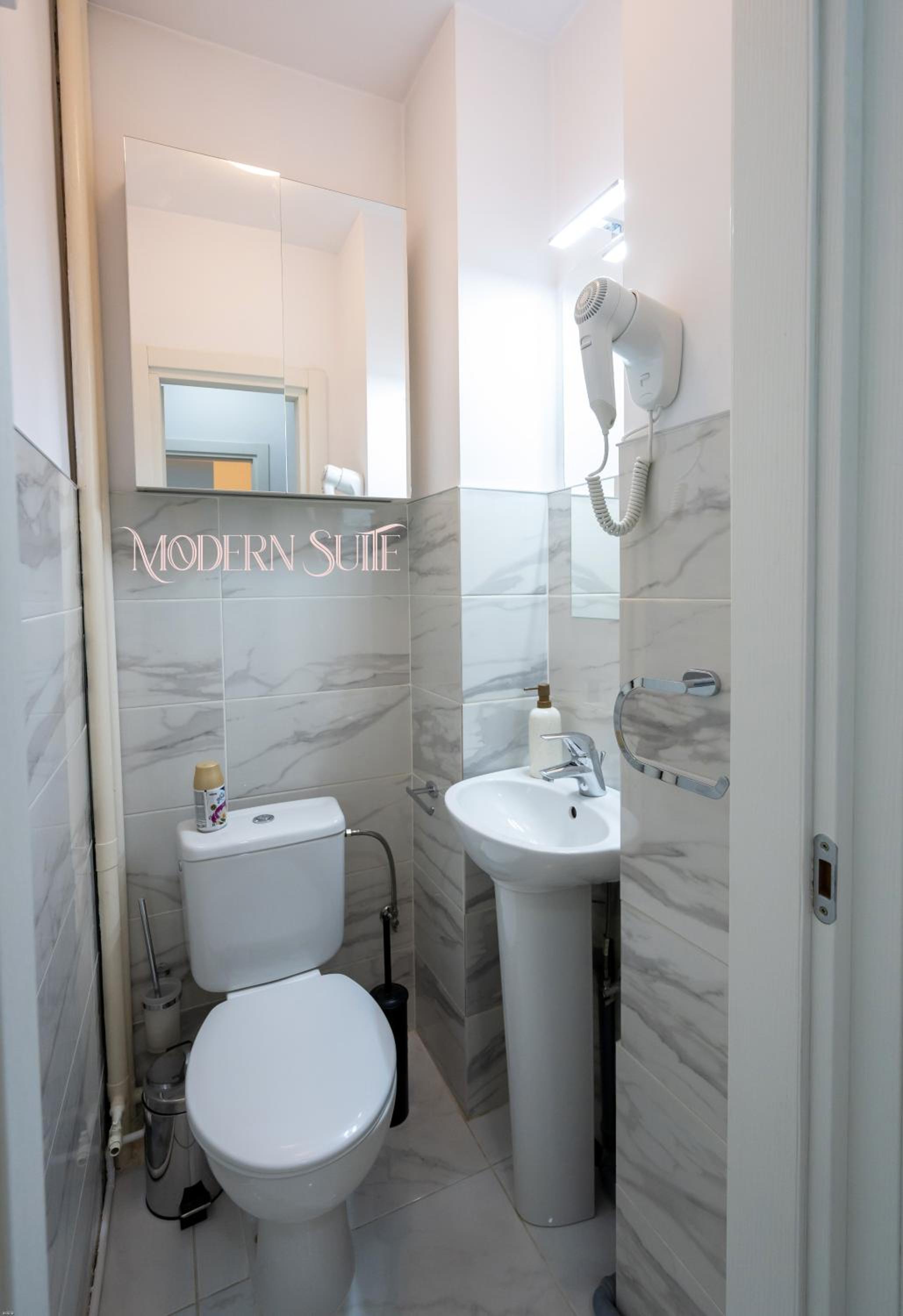 MAERA Suites Central