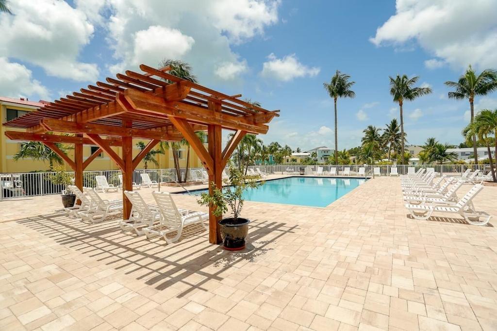 Islamorada Paradise Overlooking the Fabulous Florida Bay. view 5