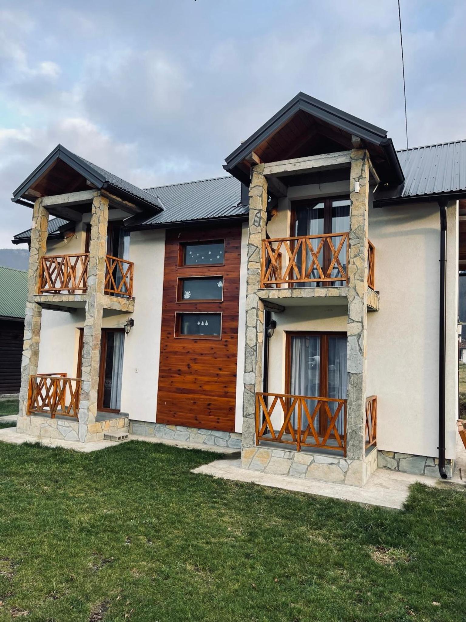 Chalet Montenegrina with jacuzzi